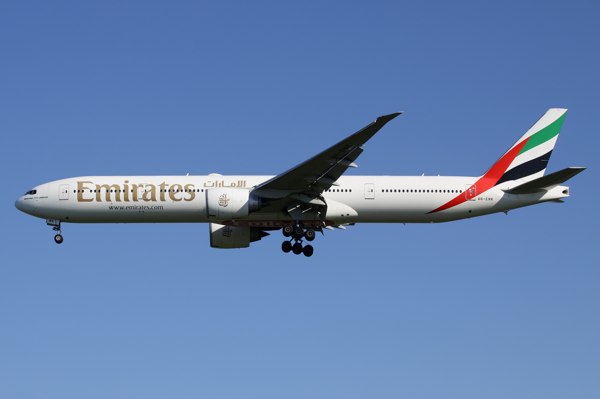 A6-ENK (Aircraft » EPWA Spotting » Boeing 777-300ER » Emirates)