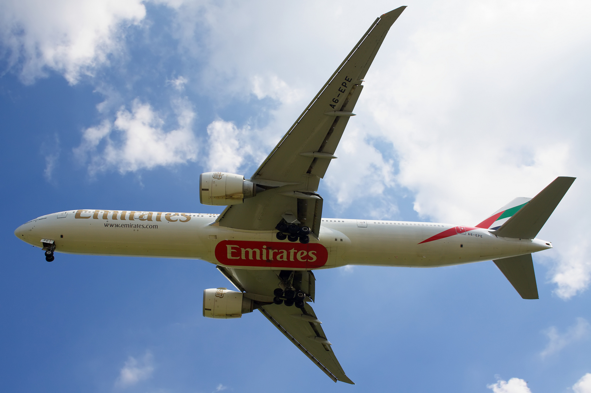 A6-EPE (Samoloty » Spotting na EPWA » Boeing 777-300ER » Emirates)