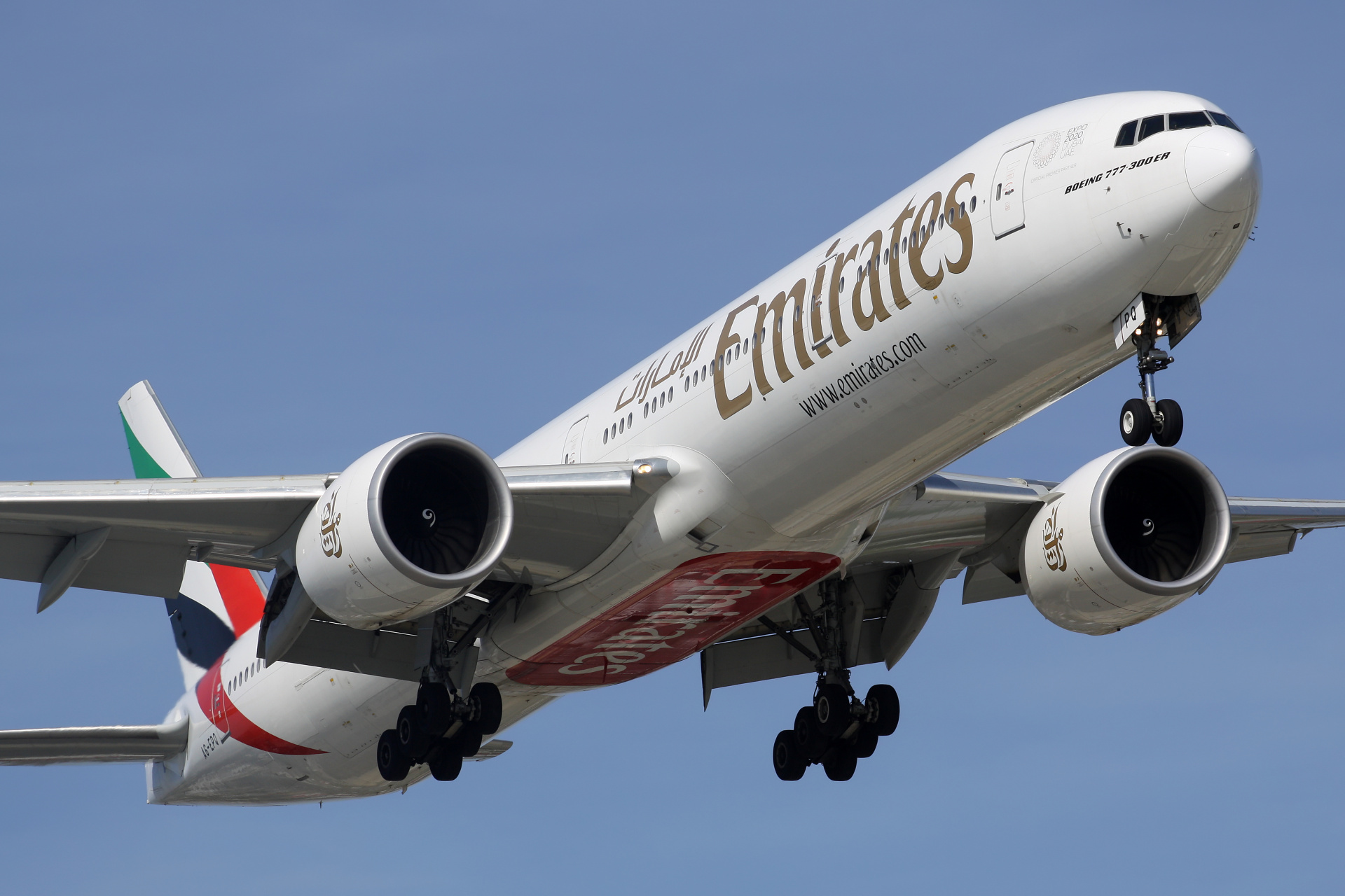 A6-EPQ (EXPO 2020 Dubai sticker) (Aircraft » EPWA Spotting » Boeing 777-300ER » Emirates)