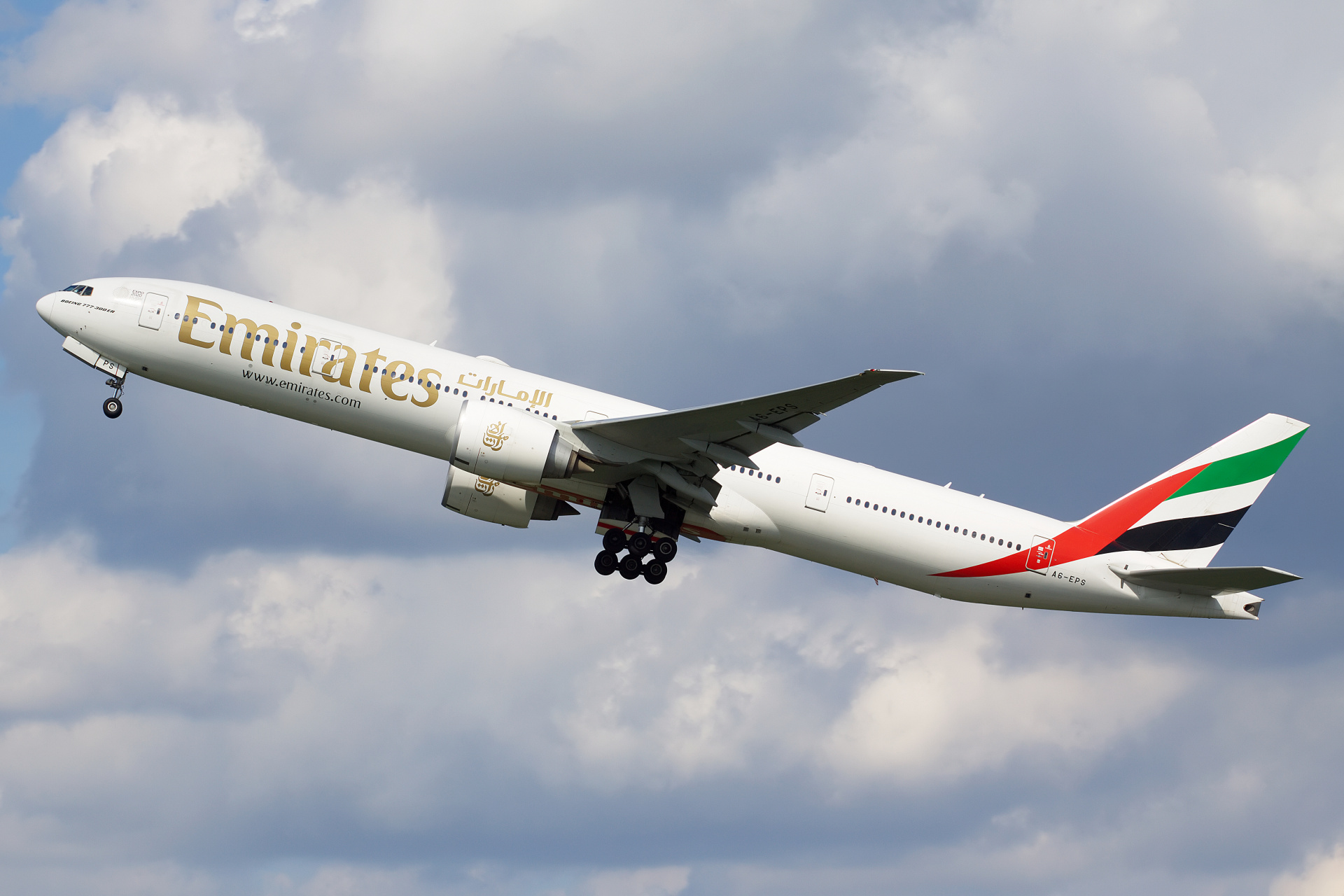 A6-EPS (naklejka EXPO 2020 Dubaj) (Samoloty » Spotting na EPWA » Boeing 777-300ER » Emirates)