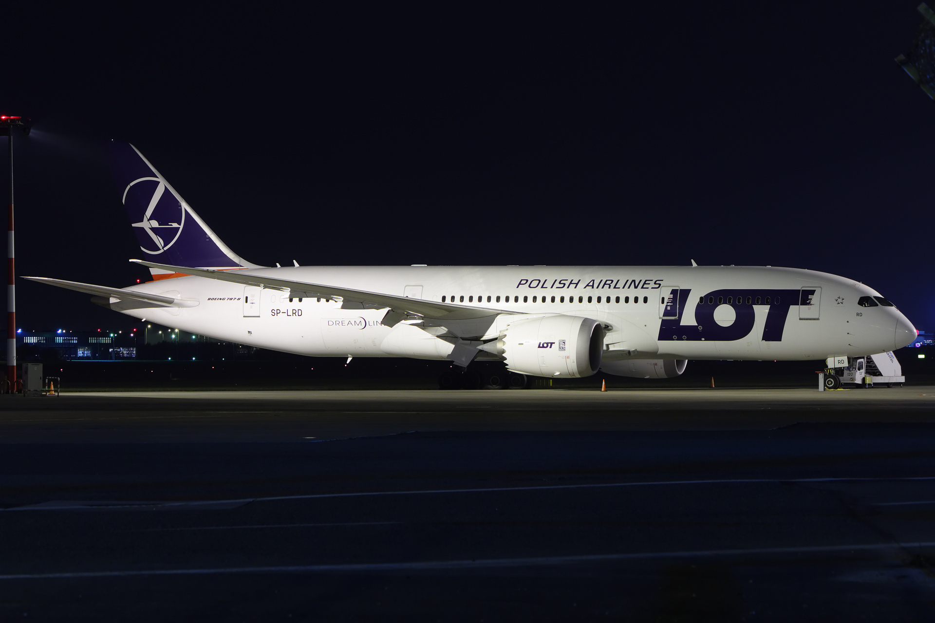 SP-LRD (Samoloty » Spotting na EPWA » Boeing 787-8 Dreamliner » Polskie Linie Lotnicze LOT)