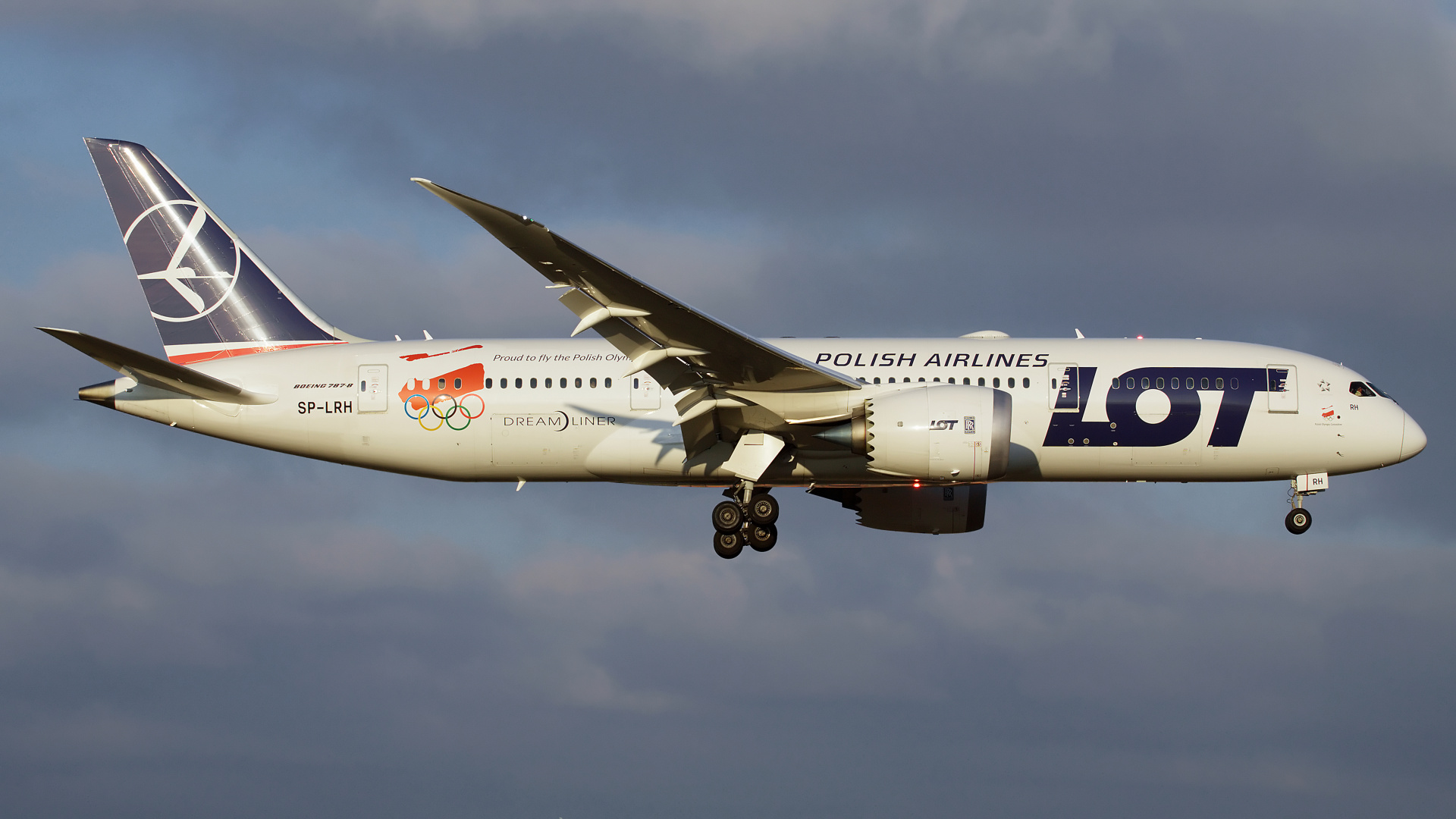 SP-LRH (Proud to fly the Polish Olympic Team livery) (Aircraft » EPWA Spotting » Boeing 787-8 Dreamliner » LOT Polish Airlines)