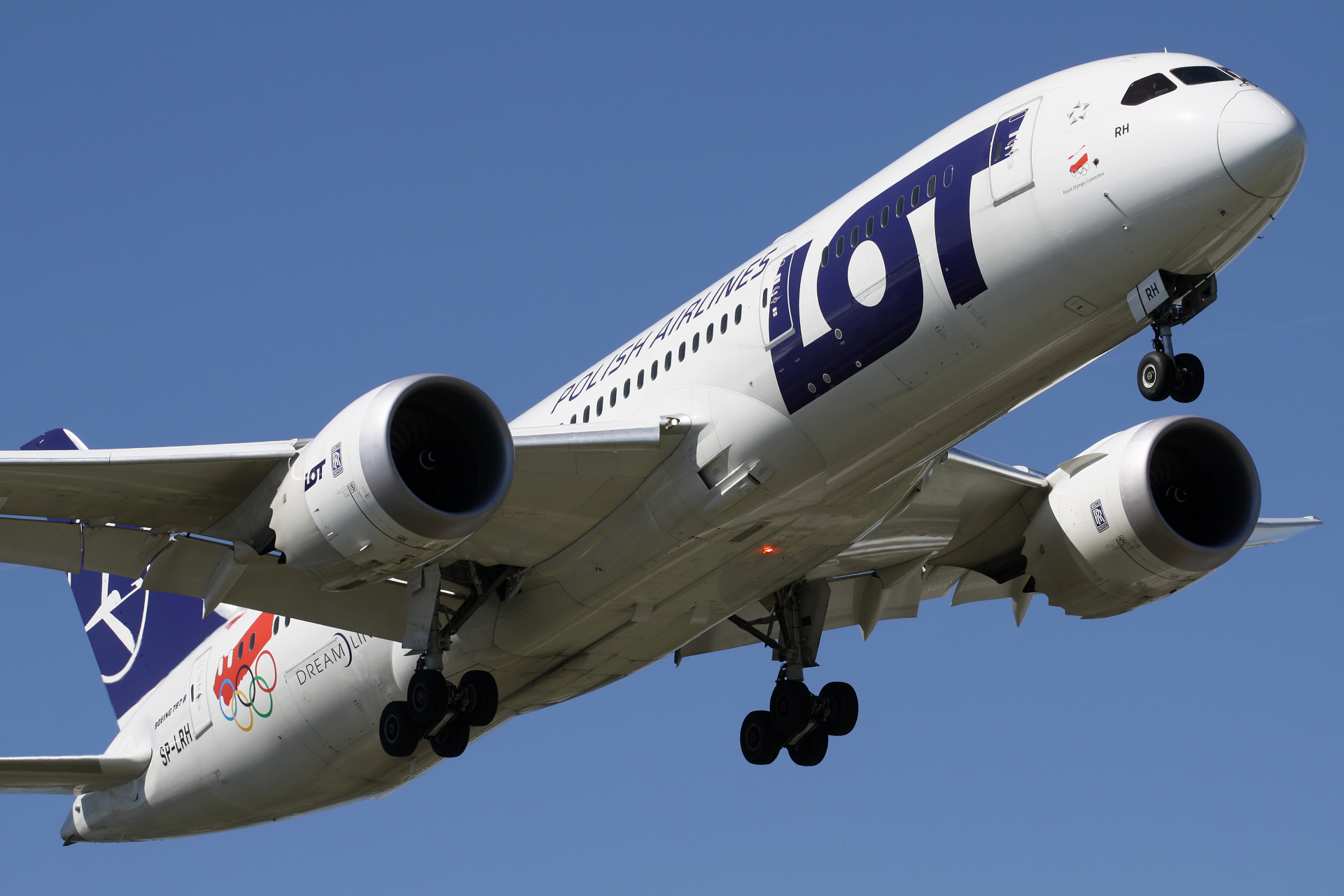 SP-LRH (malowanie Proud to fly the Polish Olympic Team) (Samoloty » Spotting na EPWA » Boeing 787-8 Dreamliner » Polskie Linie Lotnicze LOT)