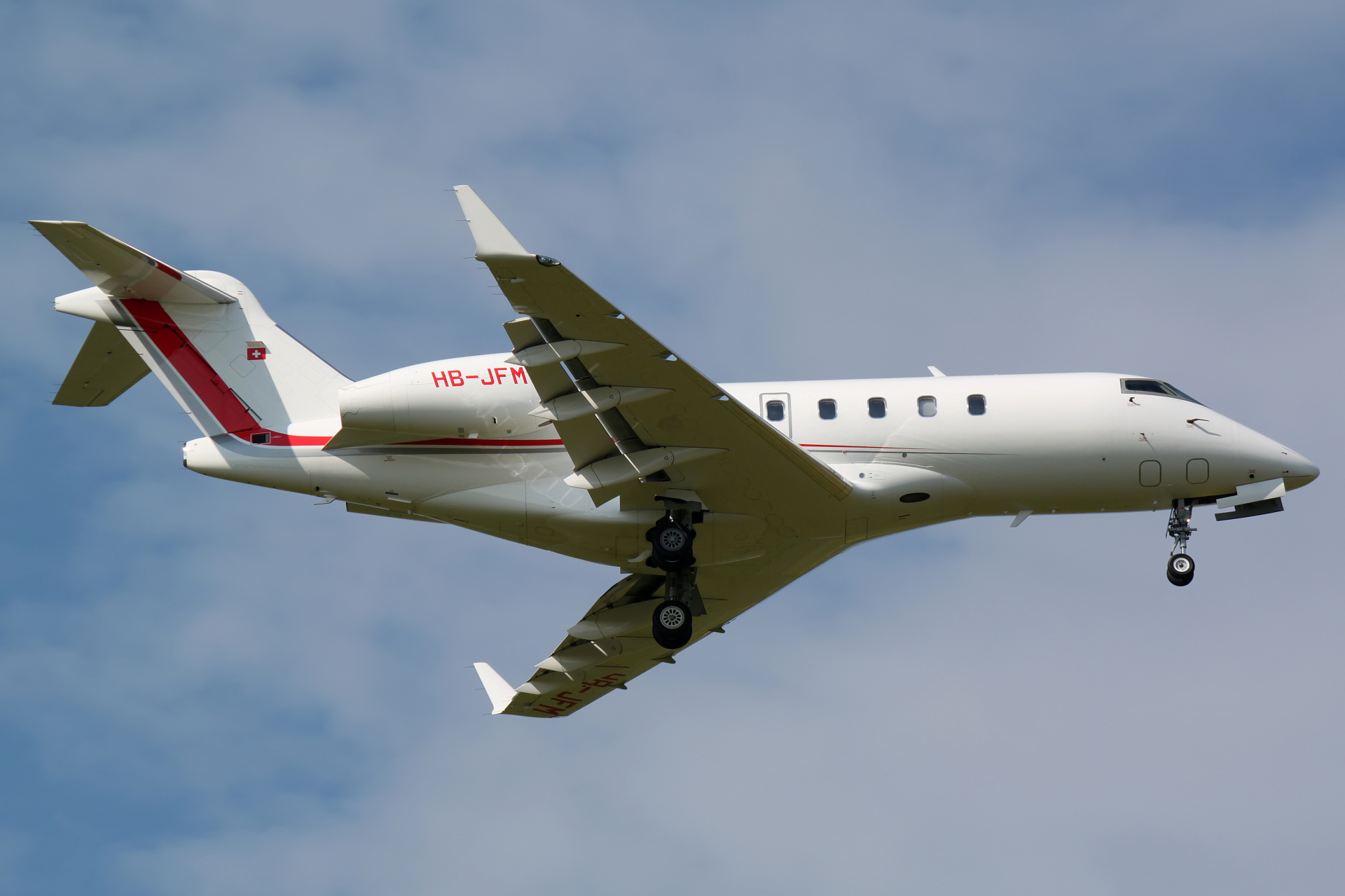 HB-JFM, prywatny (Samoloty » Spotting na EPWA » Bombardier BD-100 Challenger 300)