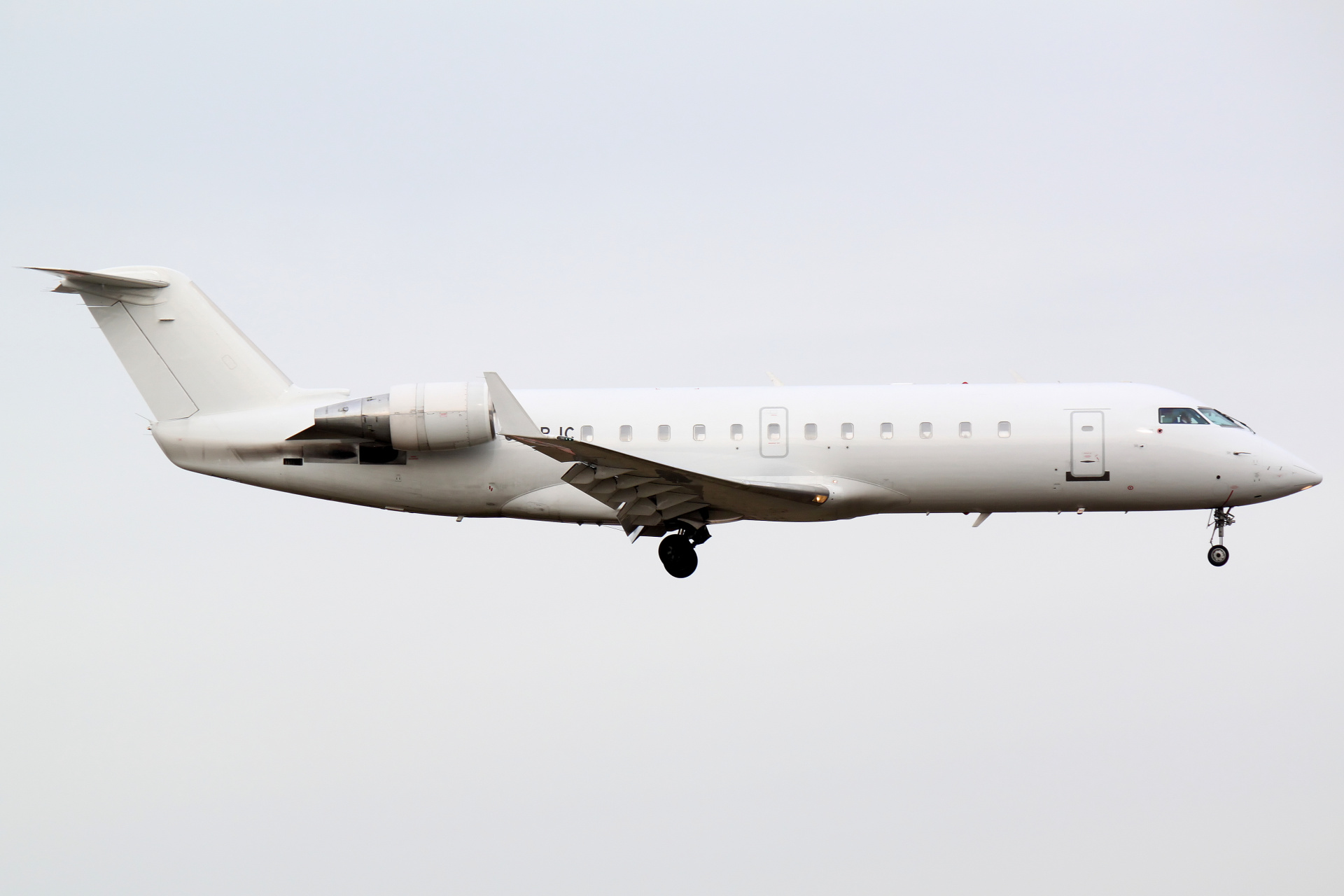 OY-RJC, Cimber Air (Samoloty » Spotting na EPWA » Bombardier CL-600 Regional Jet » CRJ-100)