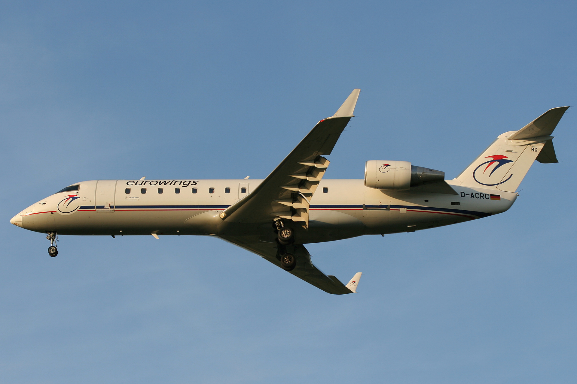 D-ACRC, Eurowings (Samoloty » Spotting na EPWA » Bombardier CL-600 Regional Jet » CRJ-200)