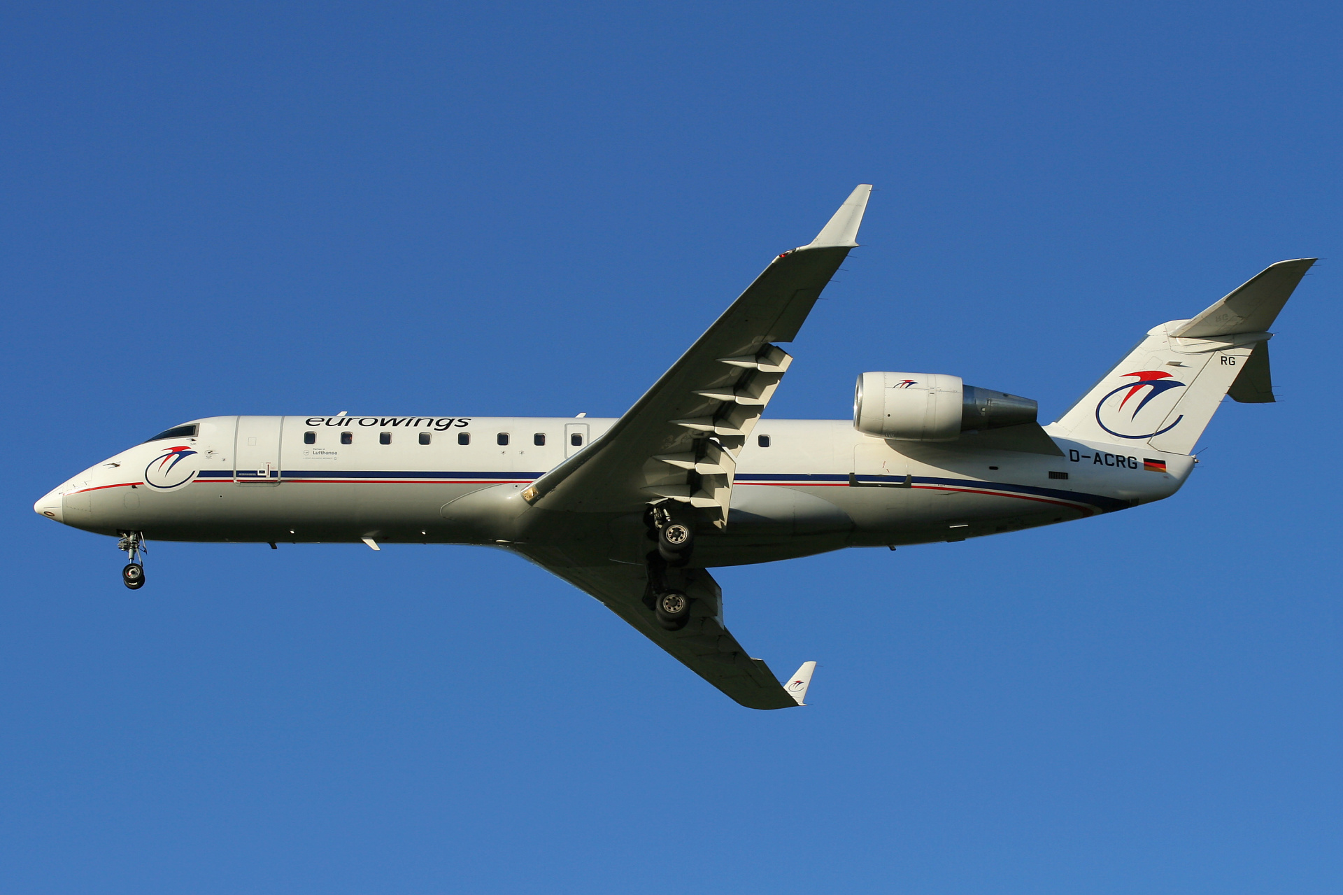 D-ACRG, Eurowings (Samoloty » Spotting na EPWA » Bombardier CL-600 Regional Jet » CRJ-200)