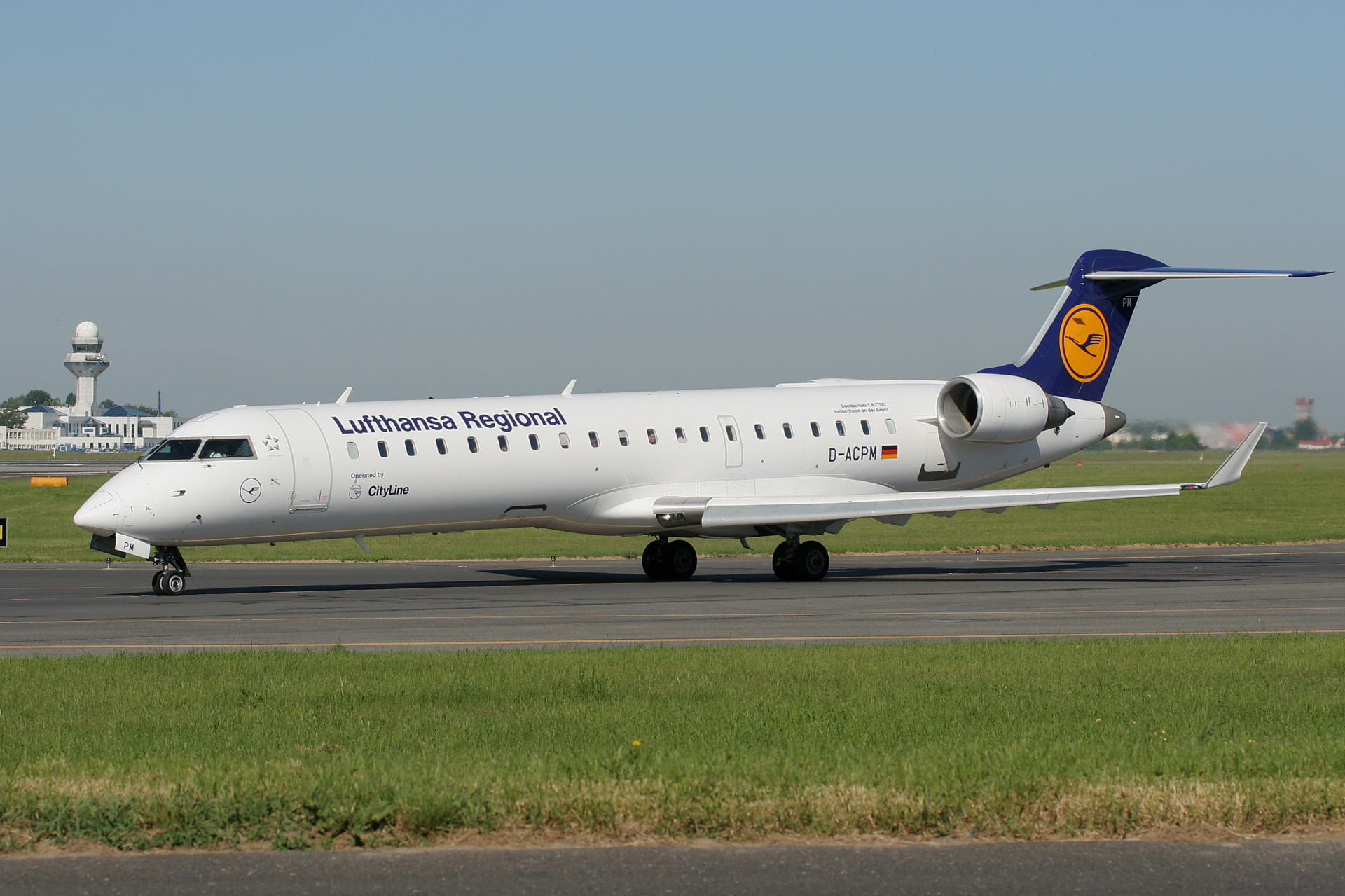 D-ACPM, Lufthansa Regional (CityLine) (Aircraft » EPWA Spotting » Mitsubishi Regional Jet » CRJ-700)