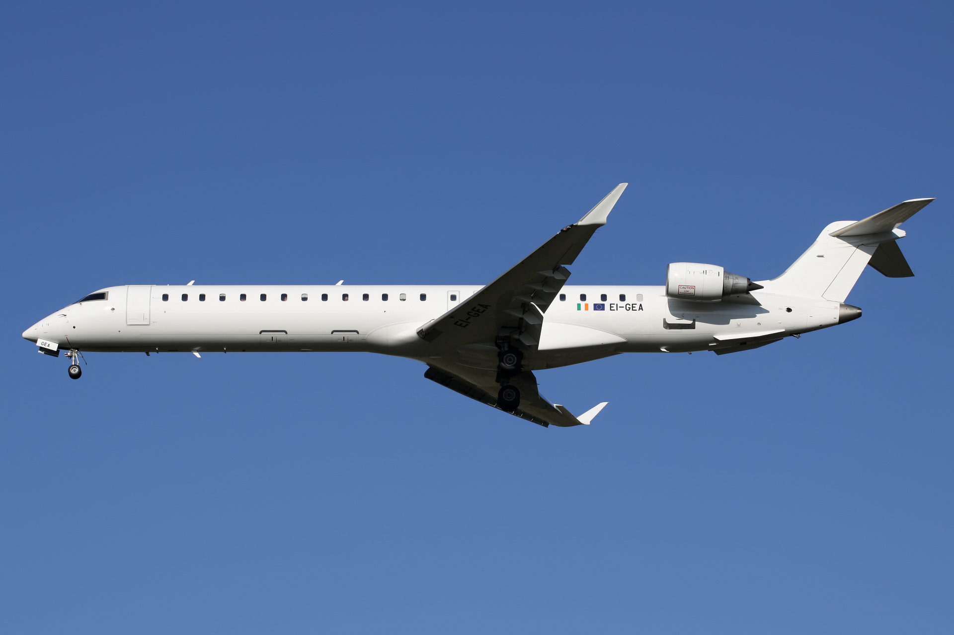 EI-GEA, CityJet (Aircraft » EPWA Spotting » Mitsubishi Regional Jet » CRJ-900)