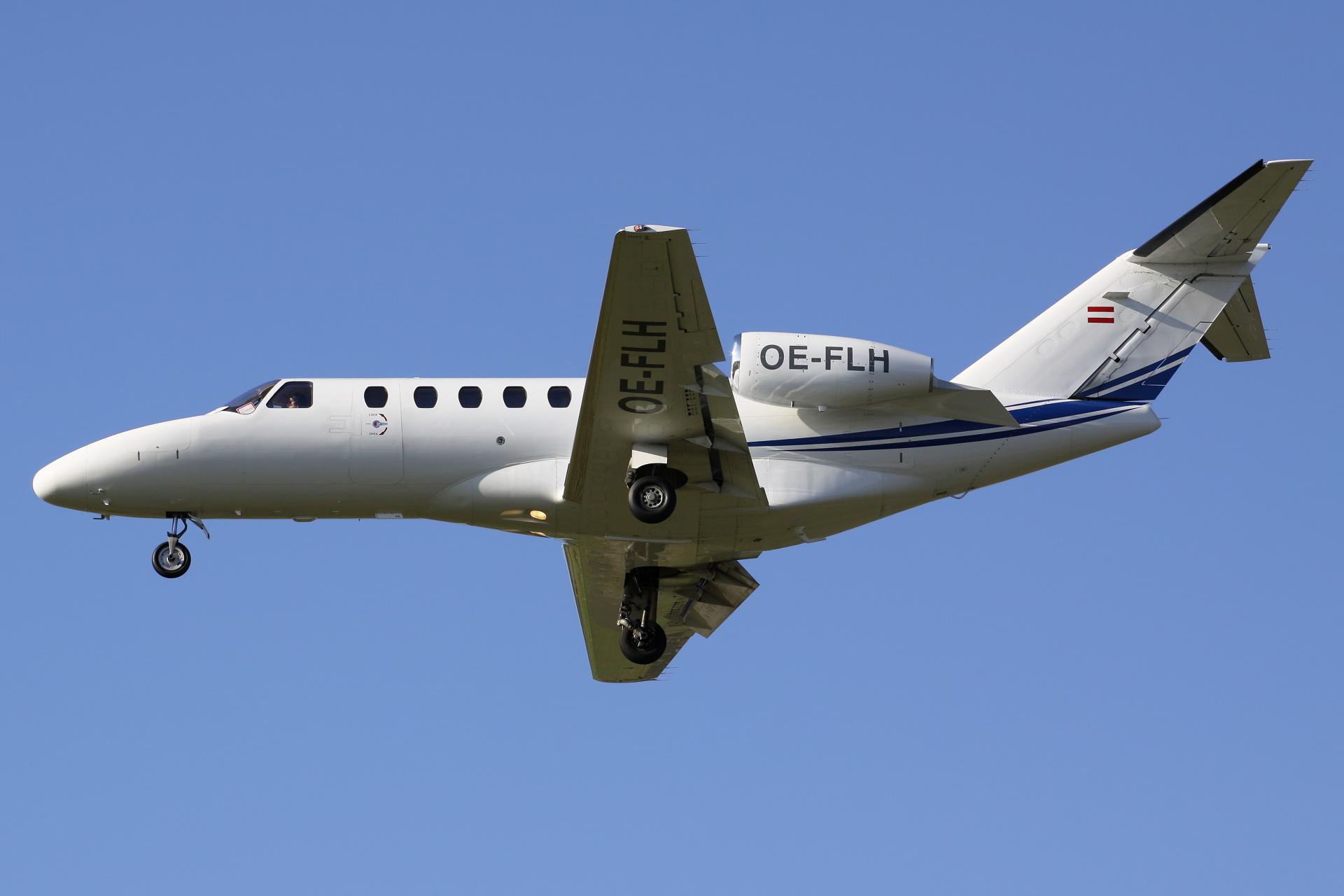 CJ2+, OE-FLH, Euro Flight Aviation Services (Samoloty » Spotting na EPWA » Cessna 525 (CitationJet) i pochodne wersje » 525A Citation CJ2 (CitationJet 2))