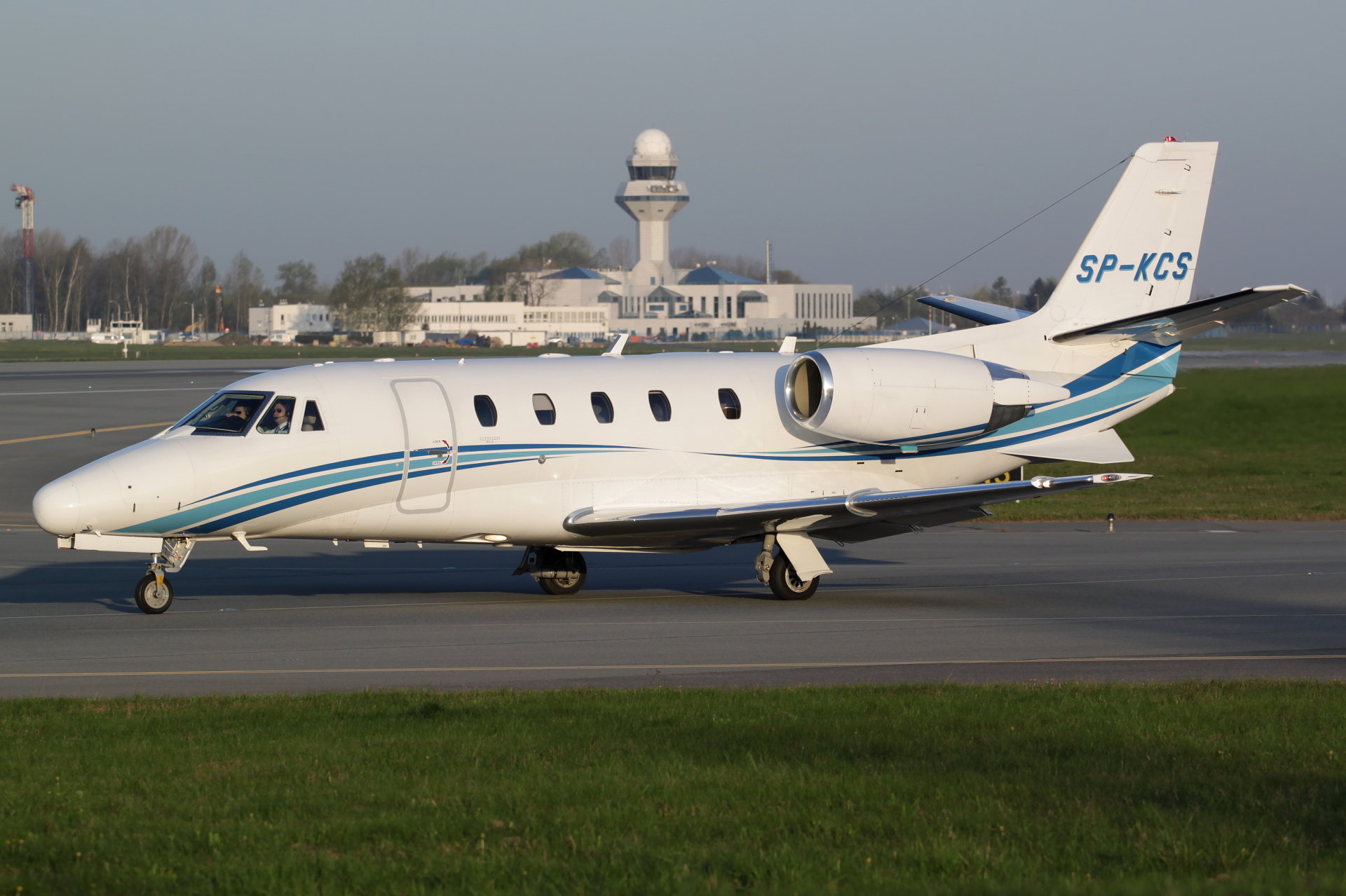 Citation XLS, SP-KCS, Blue Jet (Jet Service) (Samoloty » Spotting na EPWA » Cessna 560XL)