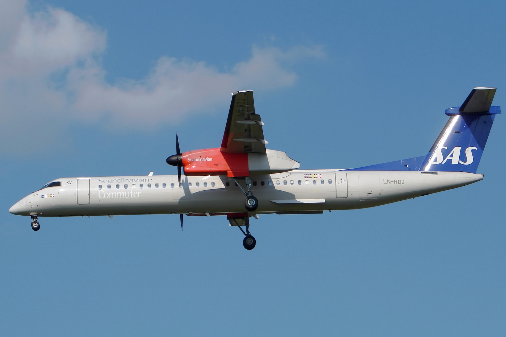 LN-RDJ, SAS Scandinavian Airlines (Samoloty » Spotting na EPWA » De Havilland Canada DHC-8 Dash 8)