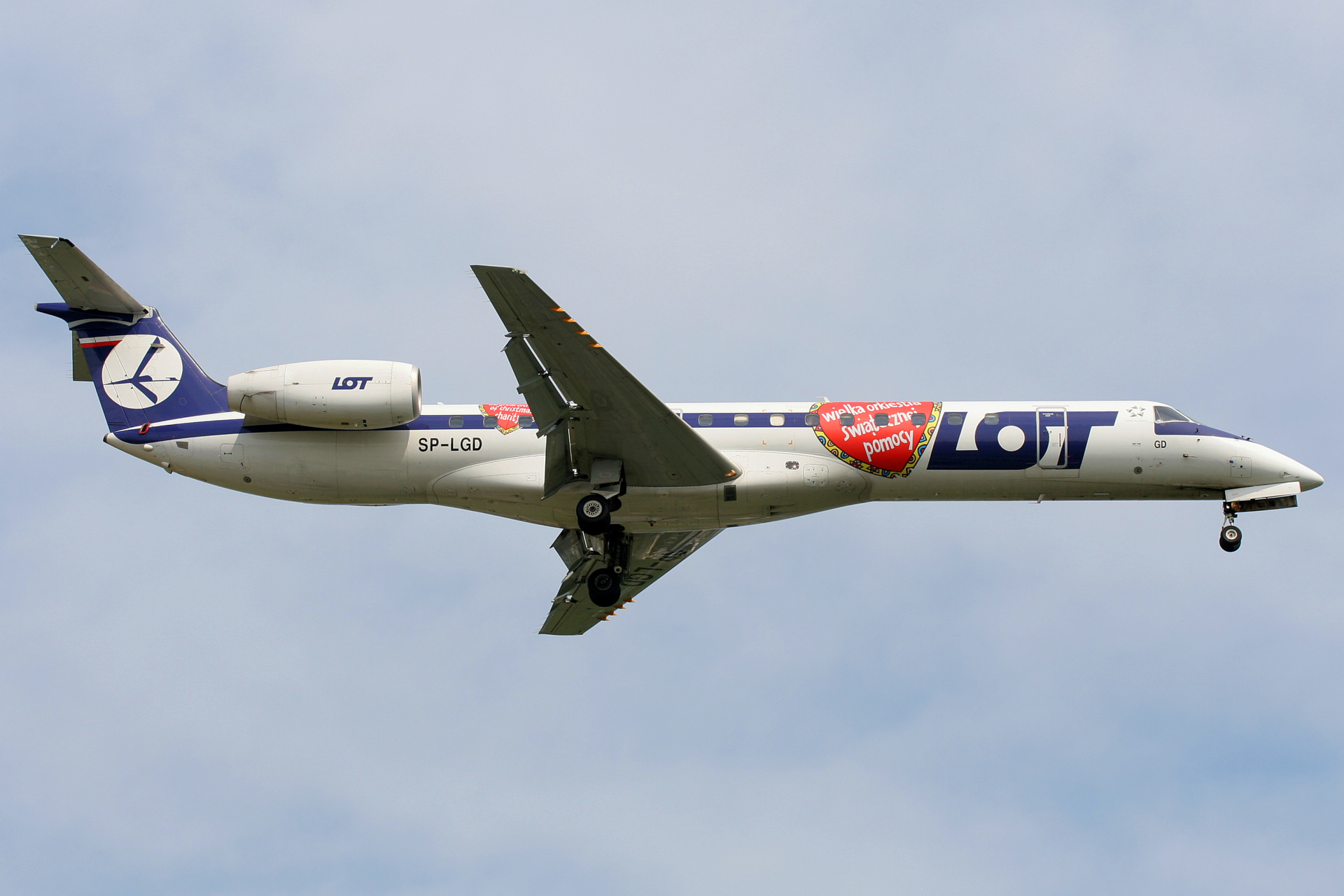 SP-LGD (WOŚP logos) (Aircraft » EPWA Spotting » Embraer ERJ-145 » LOT Polish Airlines)