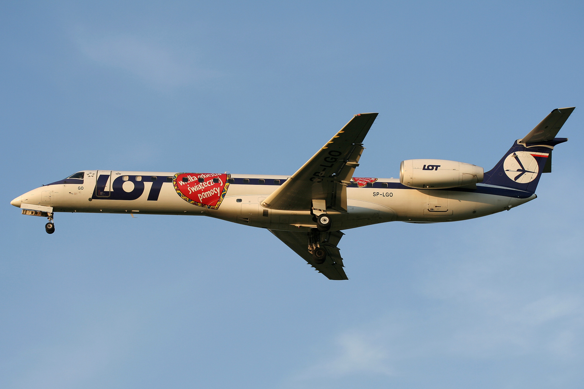 SP-LGO (loga WOŚP) (Samoloty » Spotting na EPWA » Embraer ERJ-145 » Polskie Linie Lotnicze LOT)