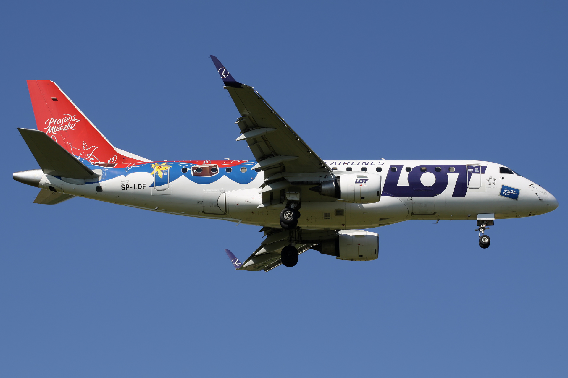 SP-LDF (Wedel Ptasie Mleczko livery) (Aircraft » EPWA Spotting » Embraer E170 » LOT Polish Airlines)