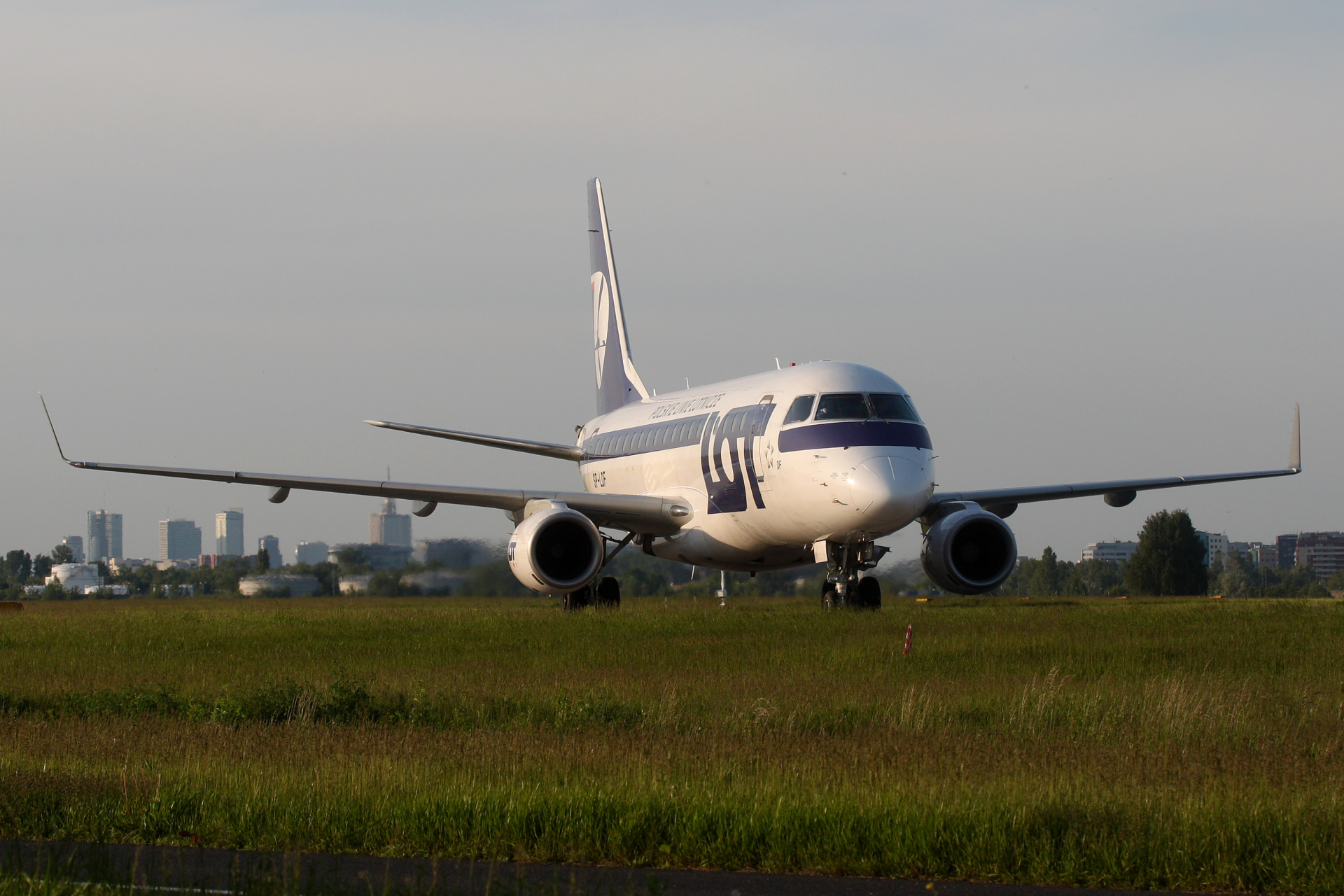 SP-LDF (Aircraft » EPWA Spotting » Embraer E170 » LOT Polish Airlines)