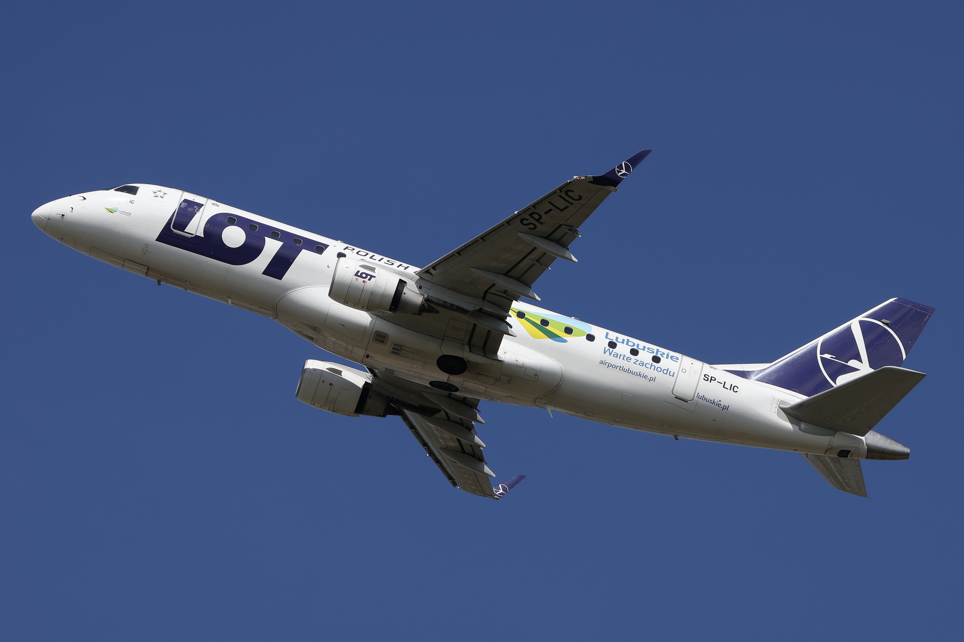 SP-LIC (Lubuskie. Worth Your While sticker) (Aircraft » EPWA Spotting » Embraer E175 » LOT Polish Airlines)