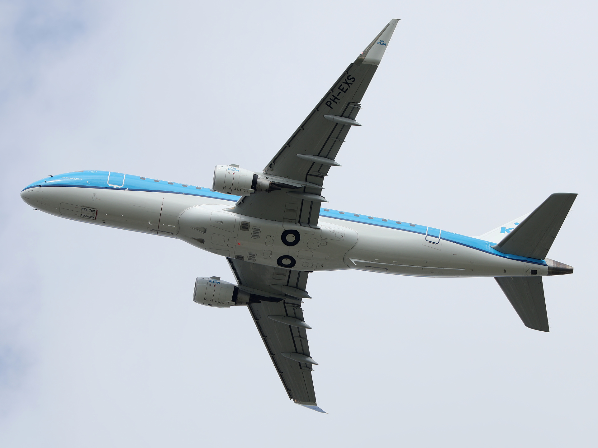 PH-EXS, KLM Cityhopper (Aircraft » EPWA Spotting » Embraer E175)