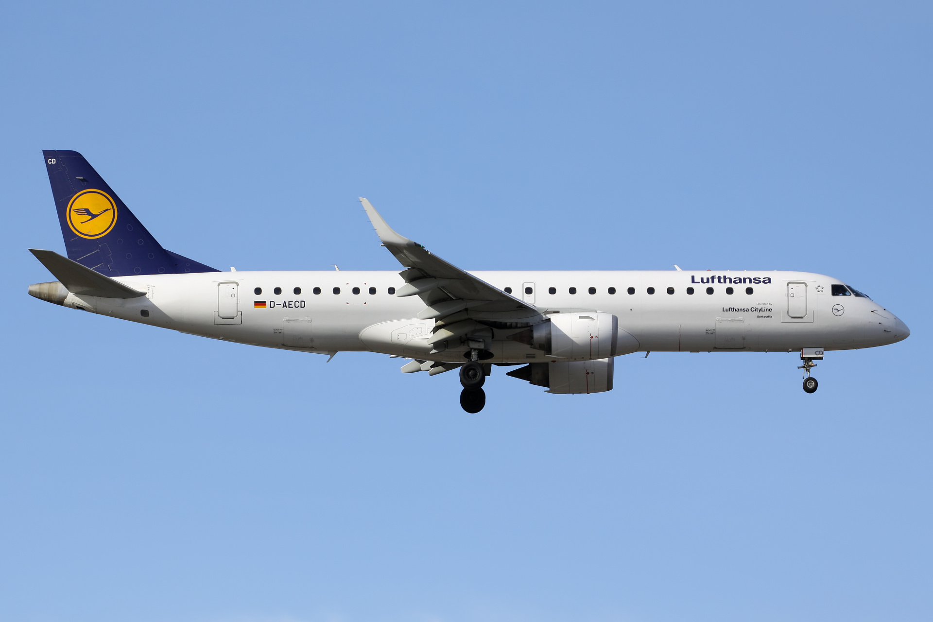 D-AECD, Lufthansa (Lufthansa CityLine) (Samoloty » Spotting na EPWA » Embraer E190)