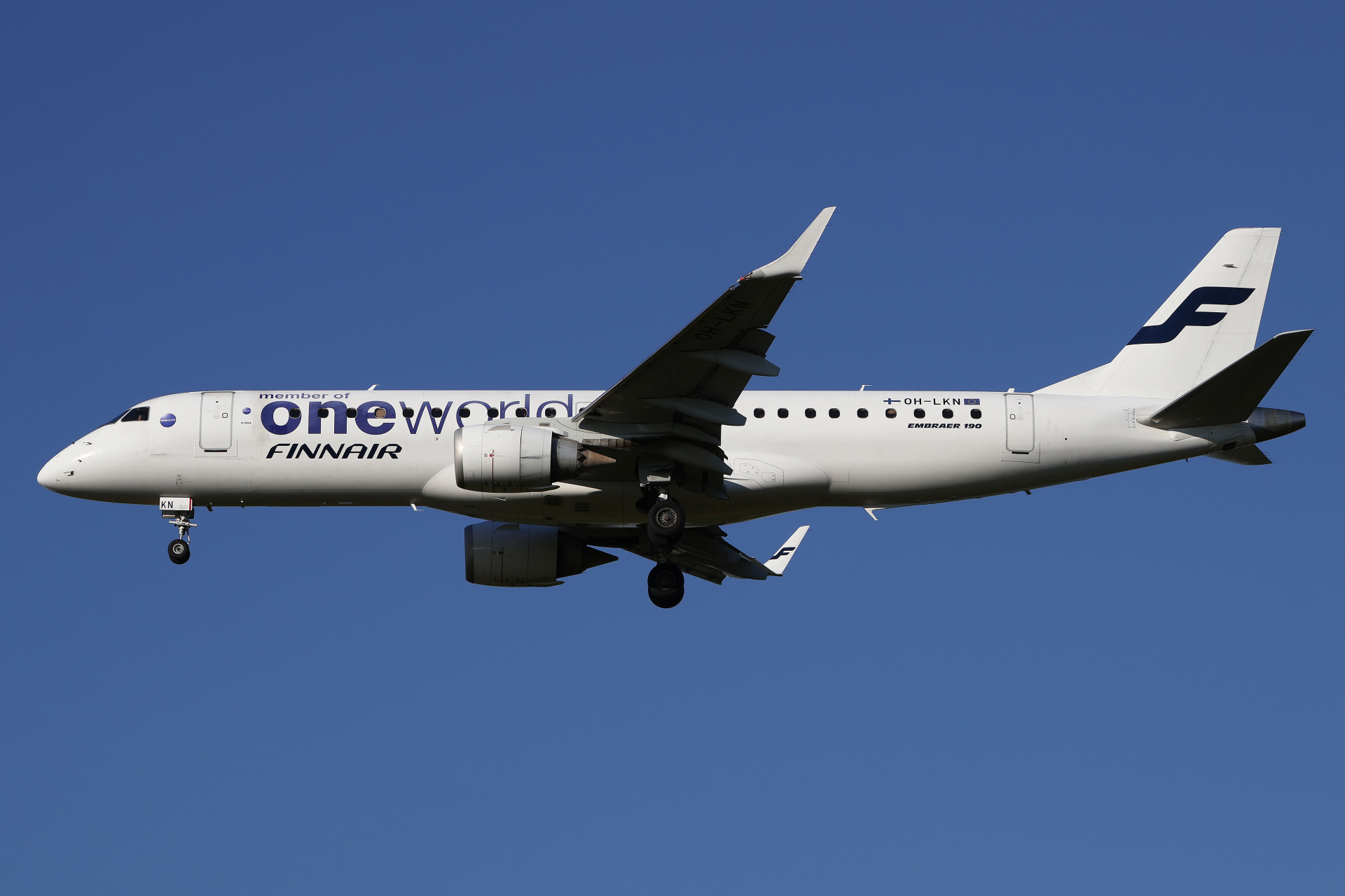 OH-LKN (OneWorld livery) (Aircraft » EPWA Spotting » Embraer E190 » Finnair)