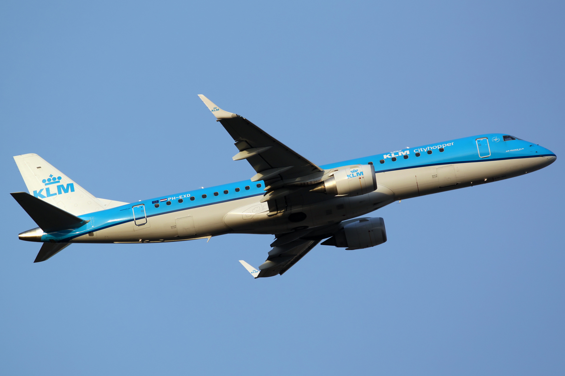 PH-EXD (Aircraft » EPWA Spotting » Embraer E190 » KLM Cityhopper)