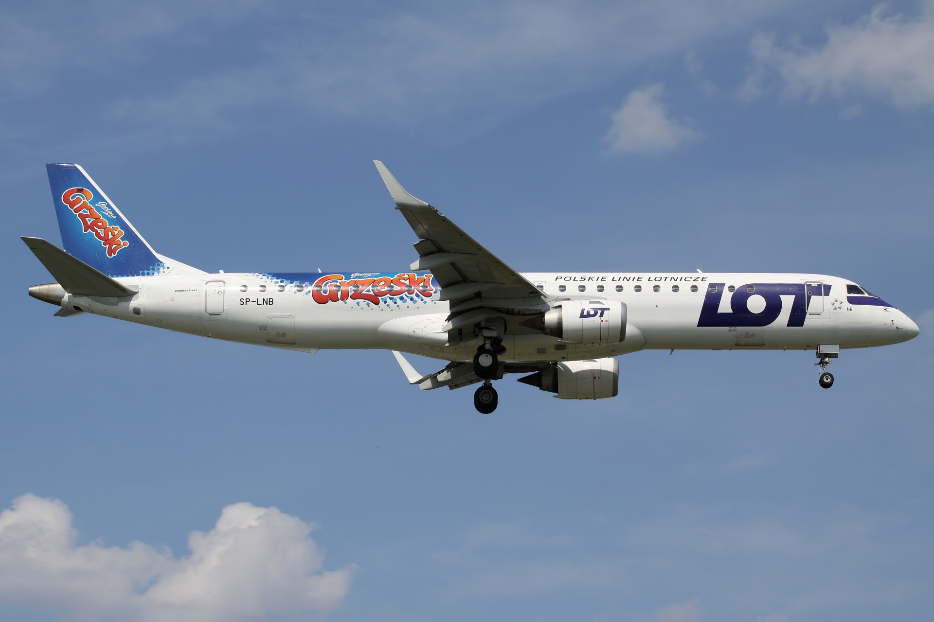 SP-LNB (Grześki livery) (Aircraft » EPWA Spotting » Embraer E195 » LOT Polish Airlines)