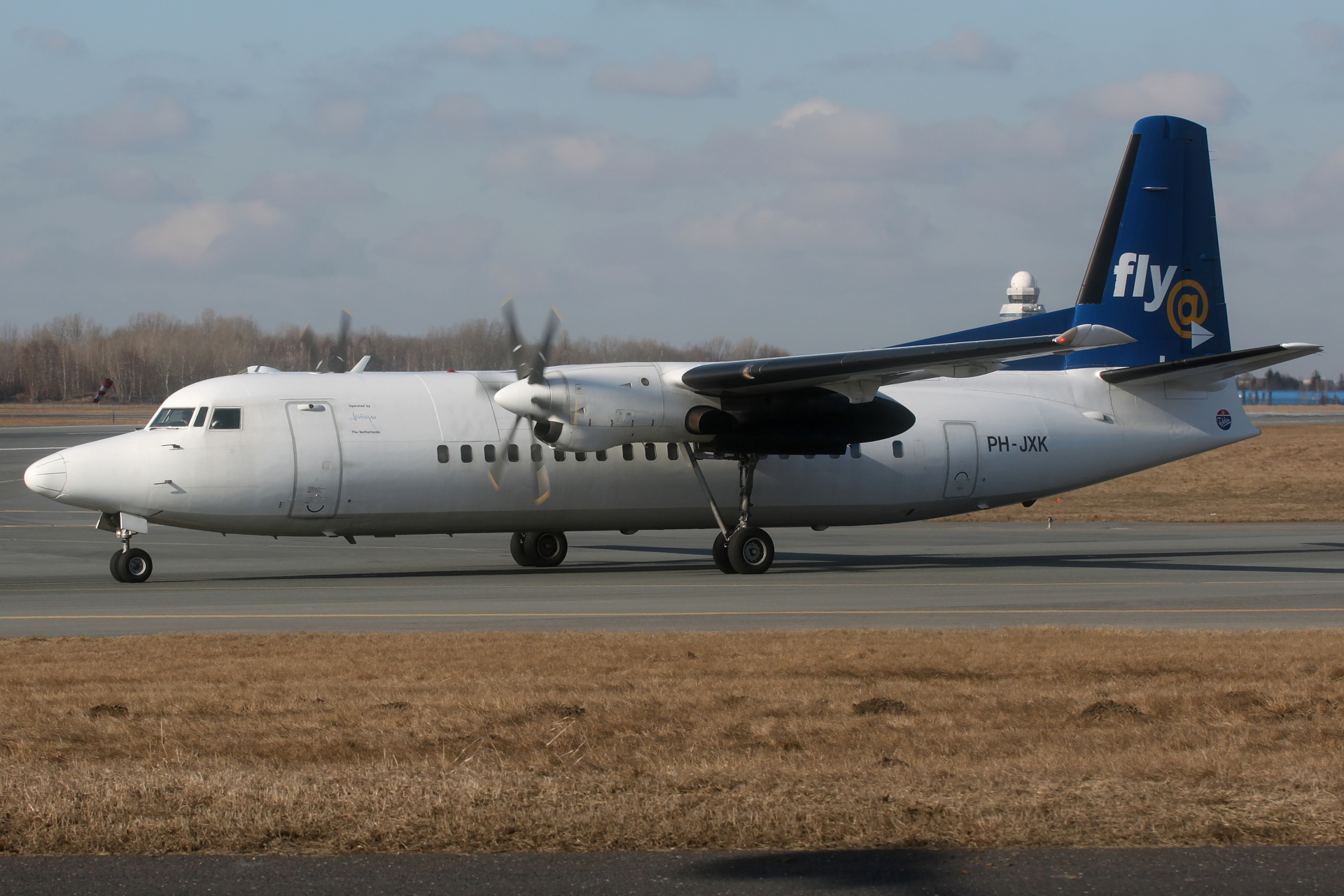 PH-JXK, Denim Air (Samoloty » Spotting na EPWA » Fokker  50)