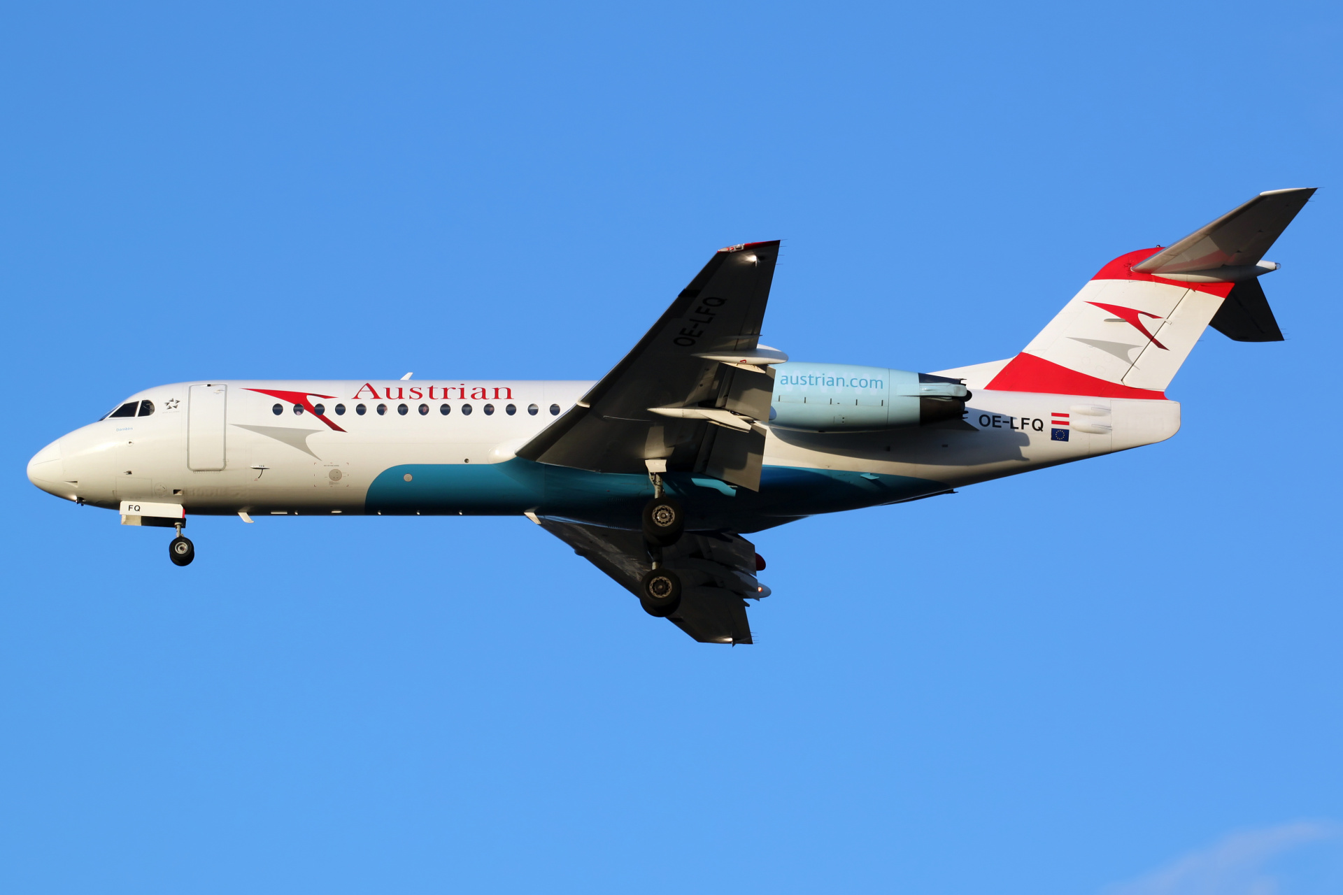 OE-LFQ, Austrian Airlines (Samoloty » Spotting na EPWA » Fokker  70)