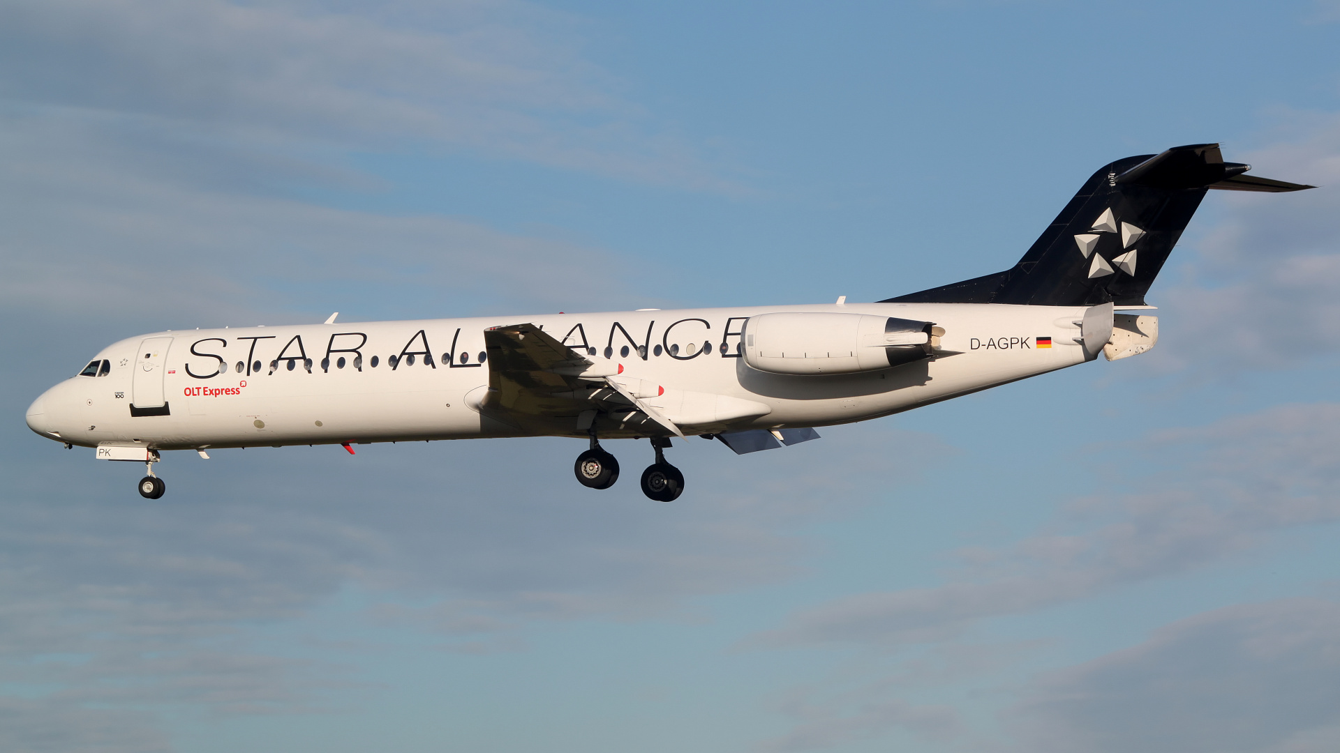 D-AGPK, OLT Express (Star Alliance livery) (Aircraft » EPWA Spotting » Fokker 100)