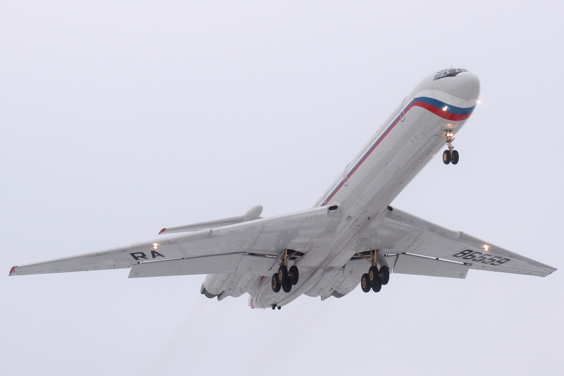 RA-86559, Russia State Transport Company (Aircraft » EPWA Spotting » Ilyushin Il-62M)