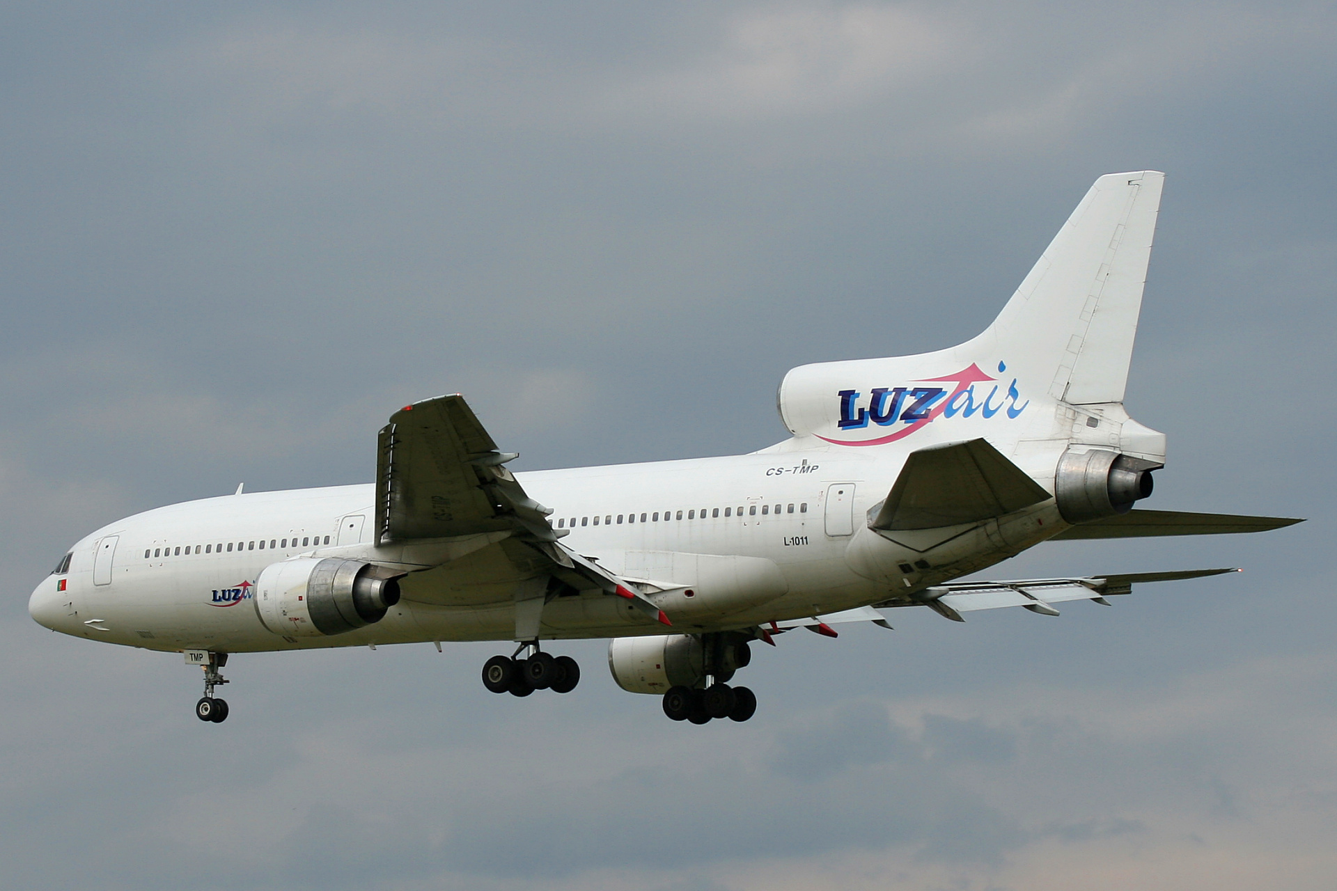 CS-TMP, Luz Air (Aircraft » EPWA Spotting » Lockheed L-1011 TriStar)