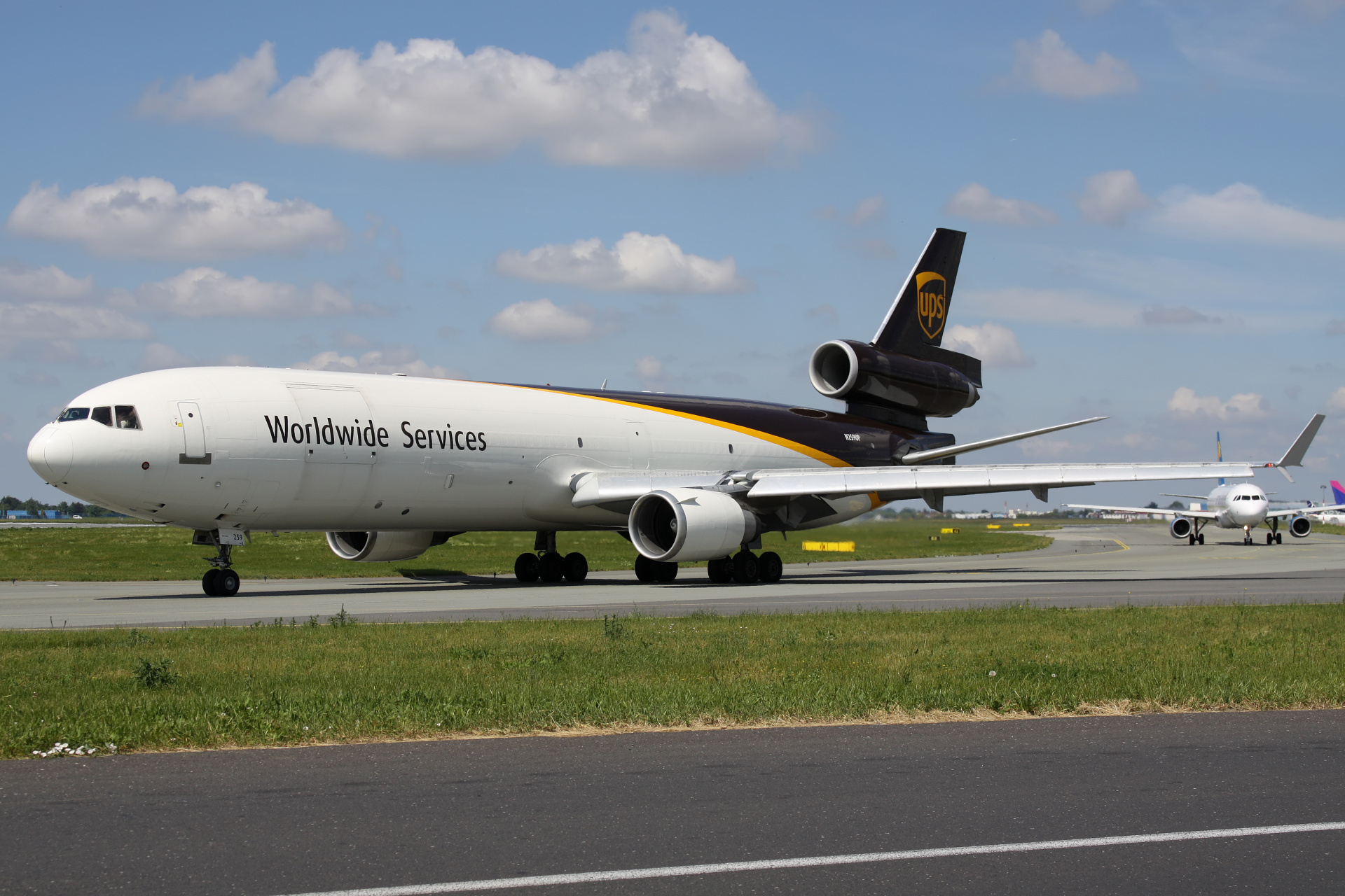 N259UP, United Parcel Service (UPS) Airlines (Samoloty » Spotting na EPWA » McDonnell Douglas MD-11F)