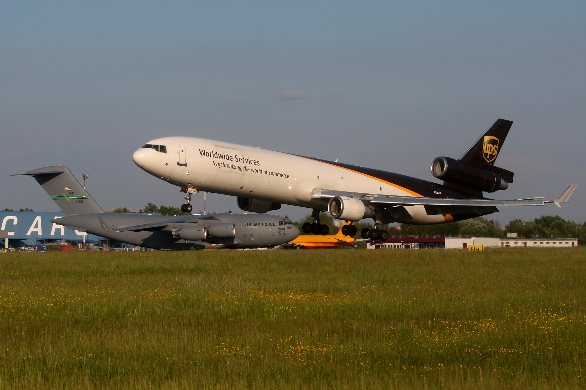 N295UP, United Parcel Service (UPS) Airlines (Samoloty » Spotting na EPWA » McDonnell Douglas MD-11F)
