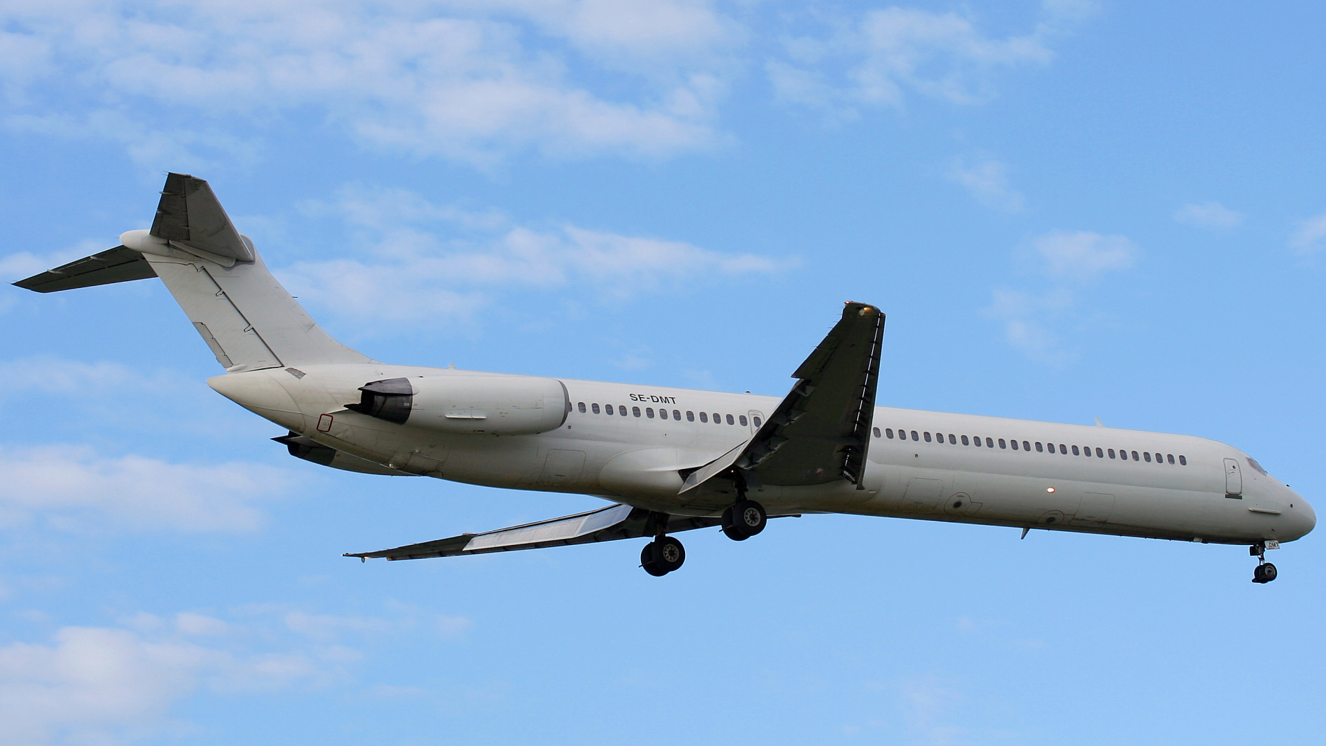SE-DMT, Nordic Airways (Samoloty » Spotting na EPWA » McDonnell Douglas MD-81)