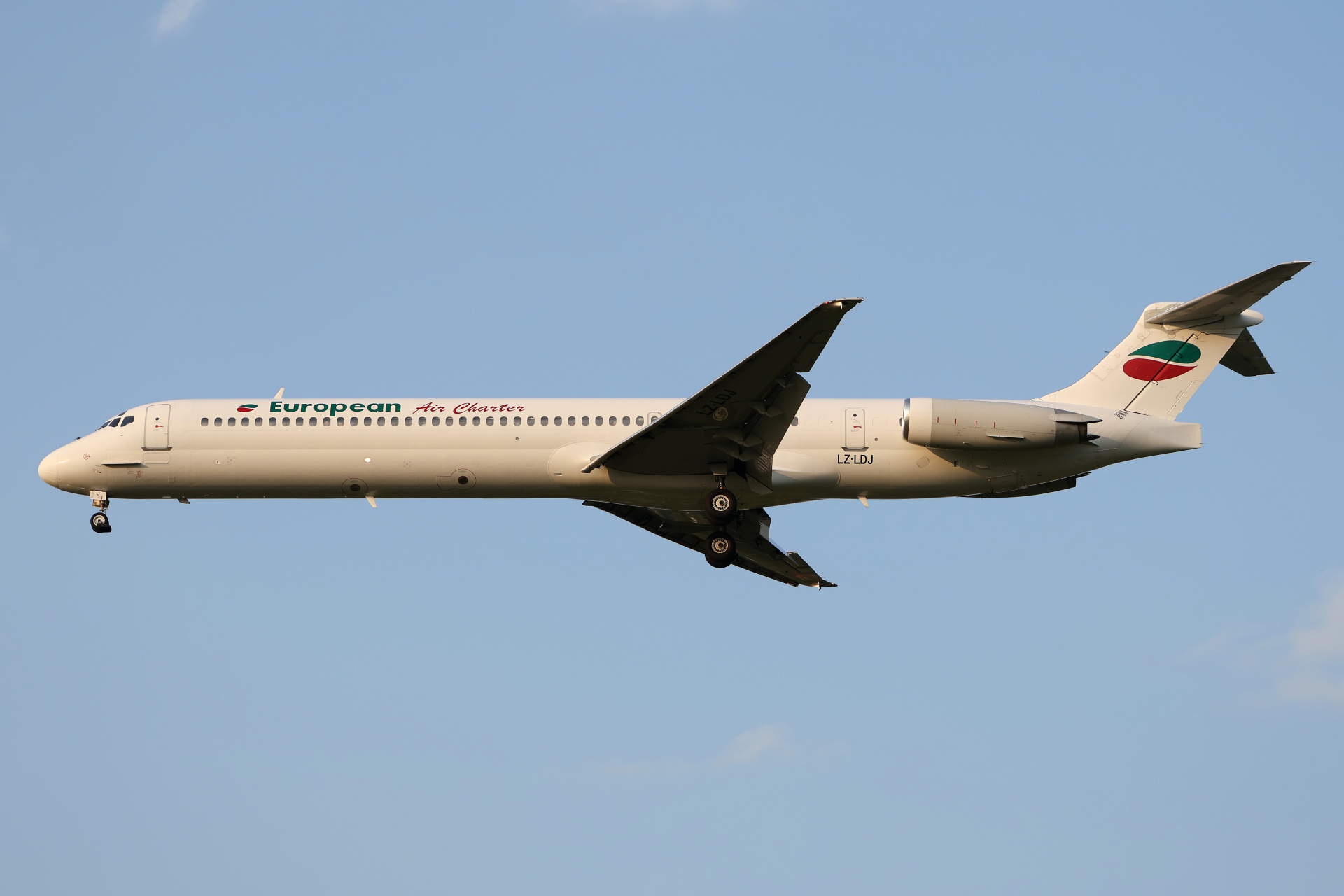 LZ-LDJ, European Air Charter (Aircraft » EPWA Spotting » McDonnell Douglas MD-82)
