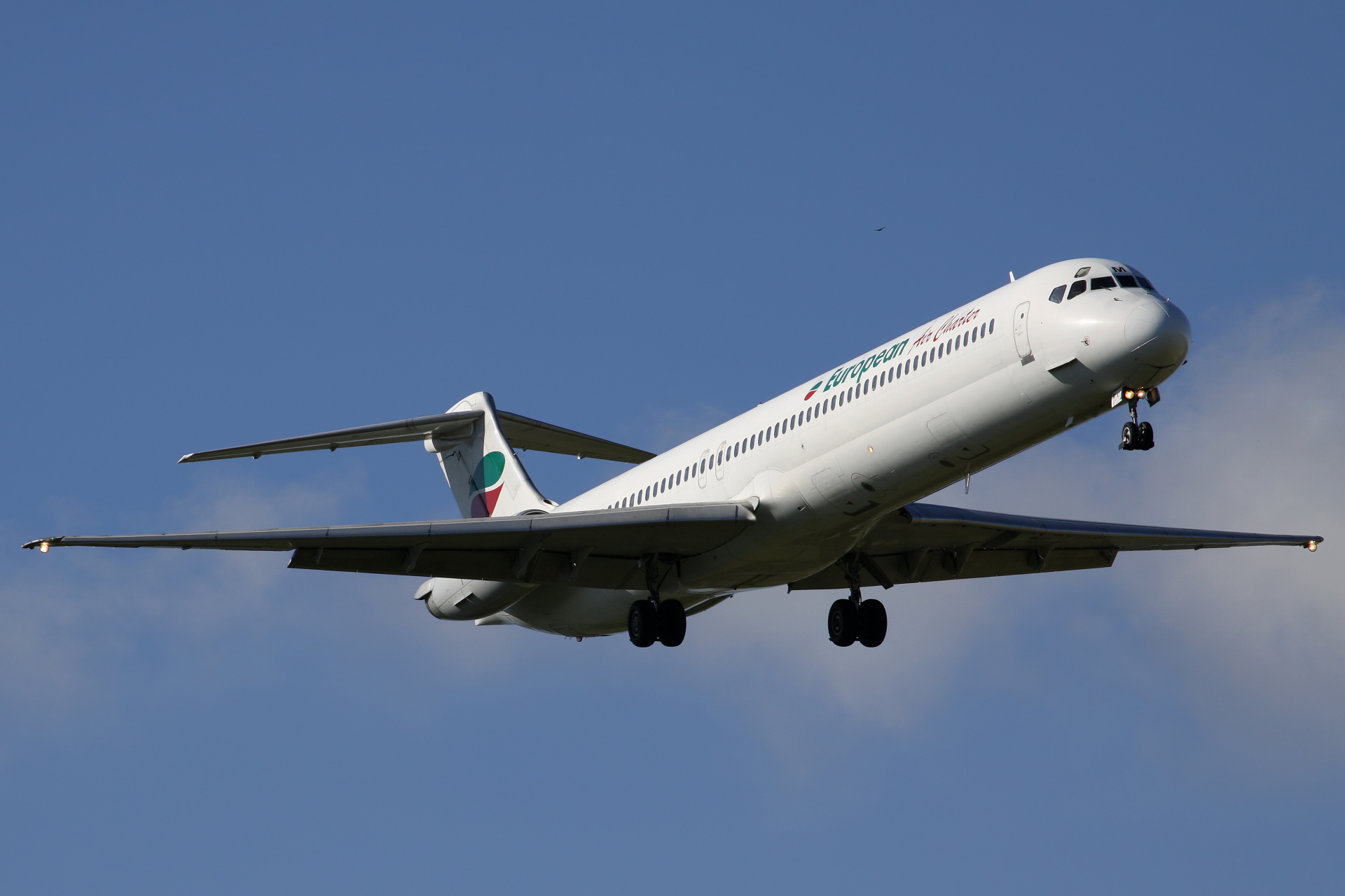 LZ-LDM, European Air Charter (Samoloty » Spotting na EPWA » McDonnell Douglas MD-82)