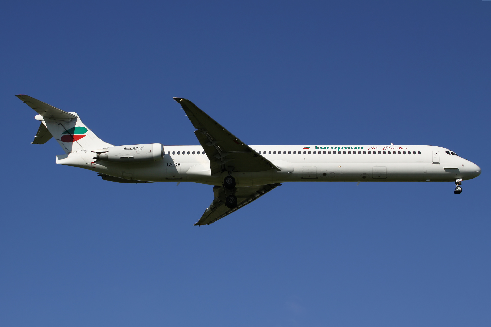 LZ-LDM, European Air Charter (Samoloty » Spotting na EPWA » McDonnell Douglas MD-82)