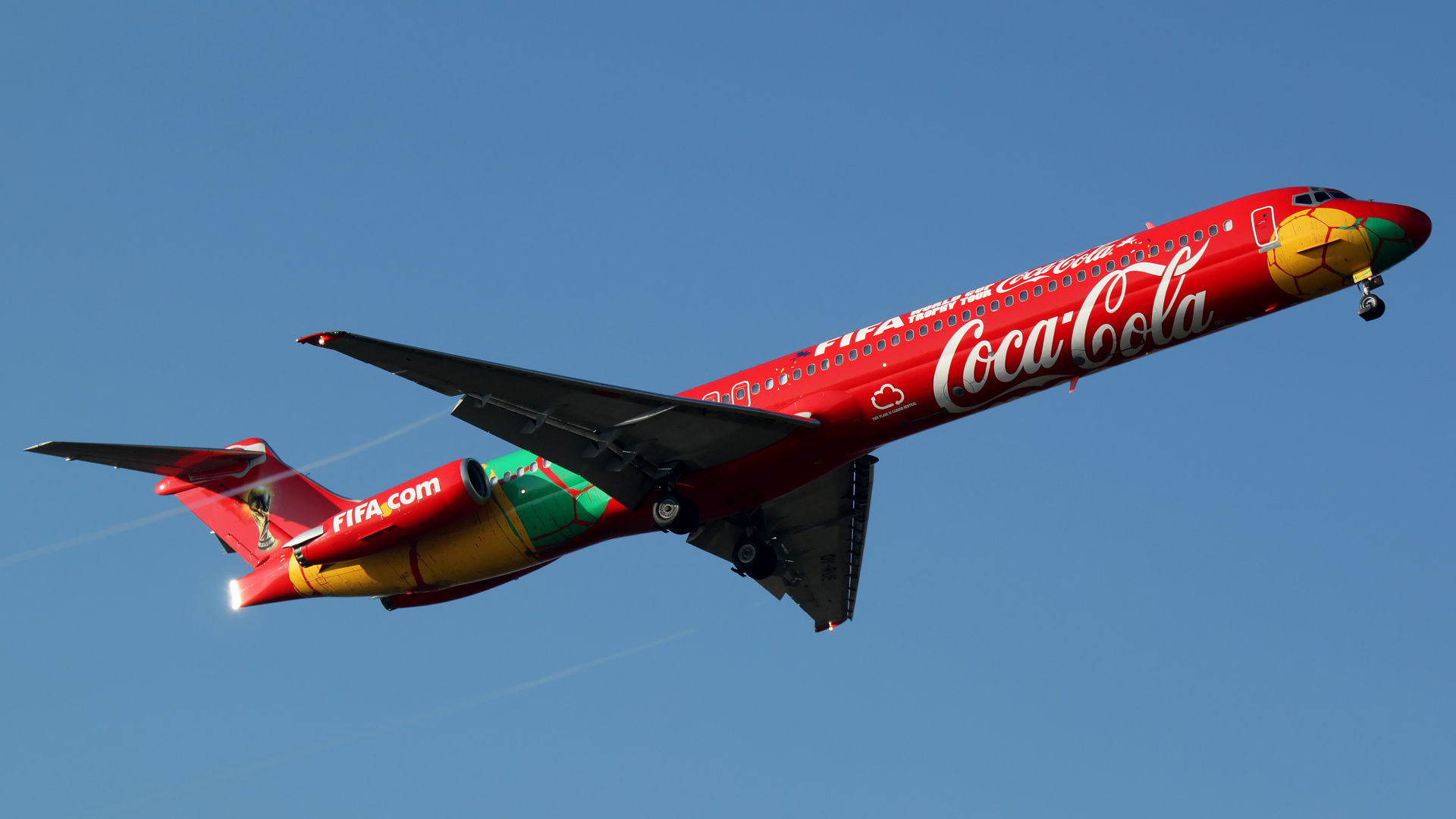 OY-RUE, DAT - Danish Air Transport (FIFA World Cup Trophy Tour livery) (Aircraft » EPWA Spotting » McDonnell Douglas MD-83)