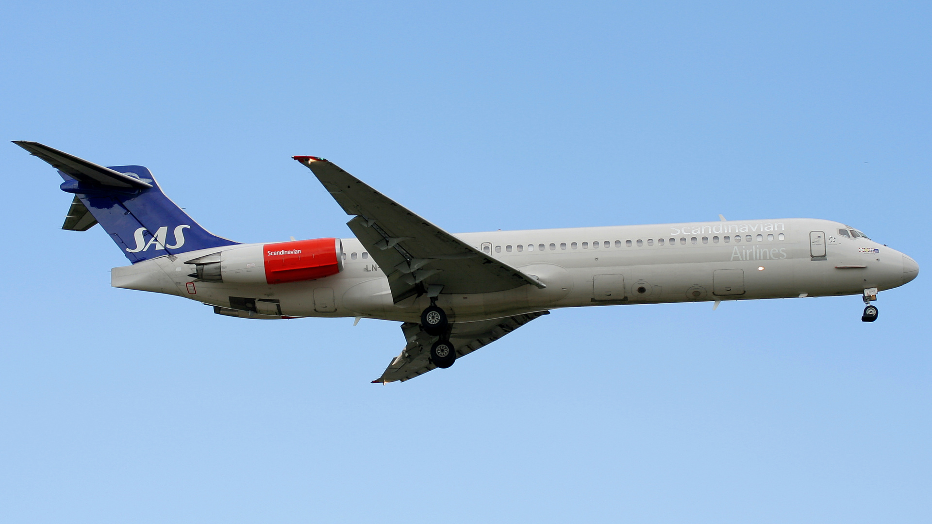 LN-RMP, SAS Scandinavian Airlines (Samoloty » Spotting na EPWA » McDonnell Douglas MD-87)