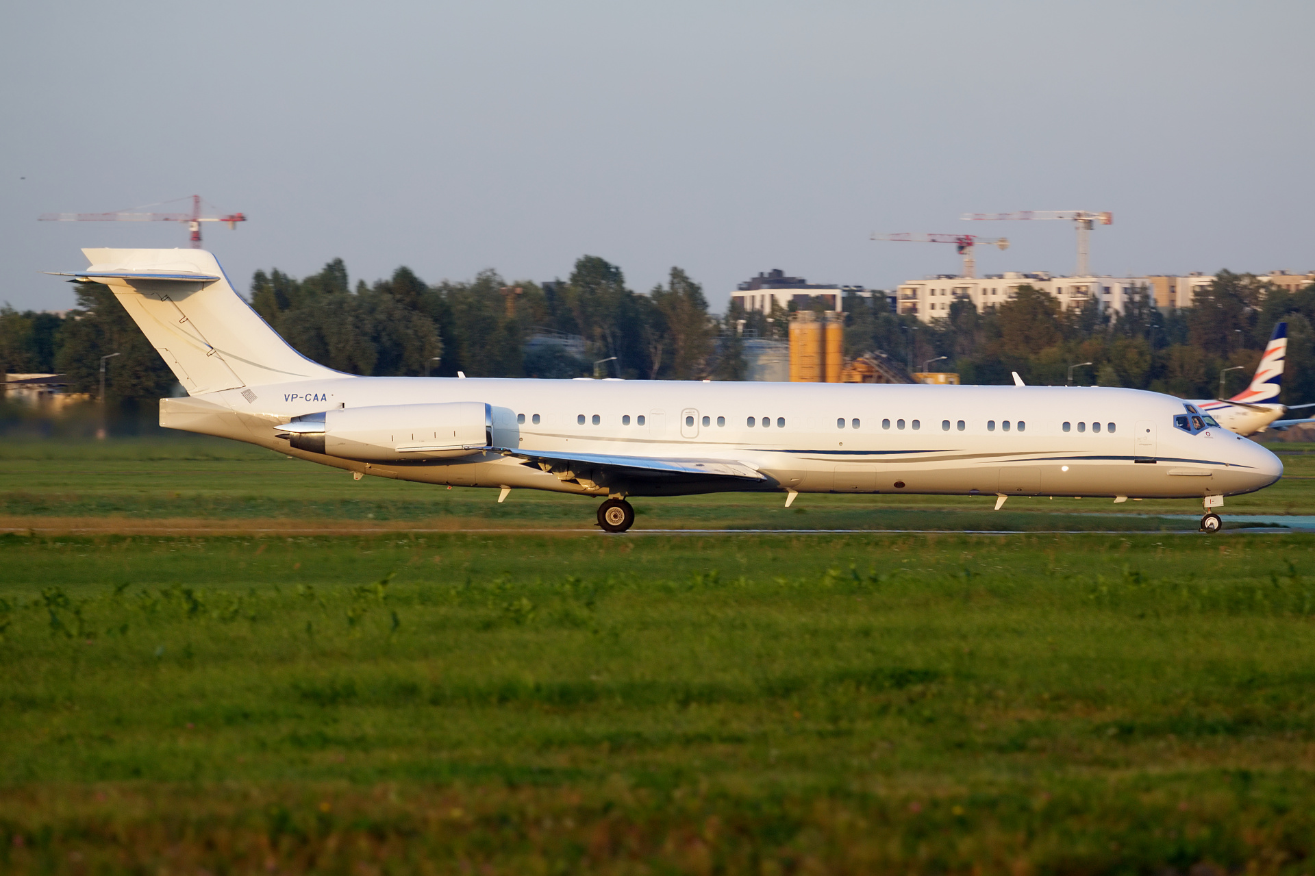 VP-CAA, prywatny (Samoloty » Spotting na EPWA » McDonnell Douglas MD-87)