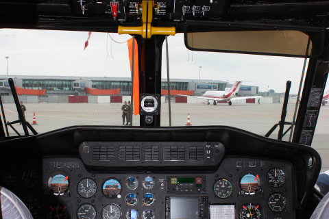 W-3A, 0915, Polish Air Force - cockpit