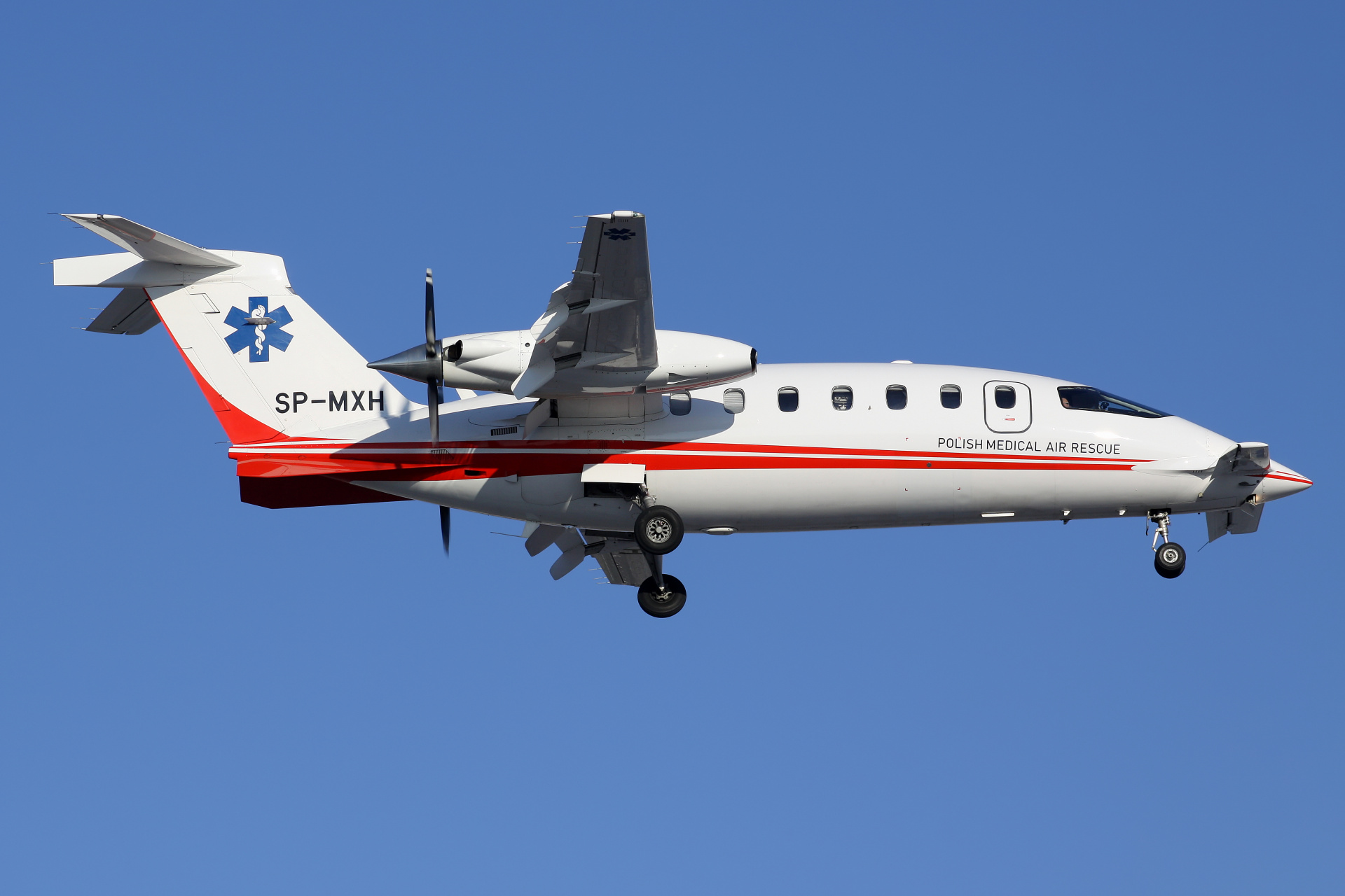 SP-MXH, Polish Medical Air Rescue (Aircraft » EPWA Spotting » Piaggio P.180 Avanti)