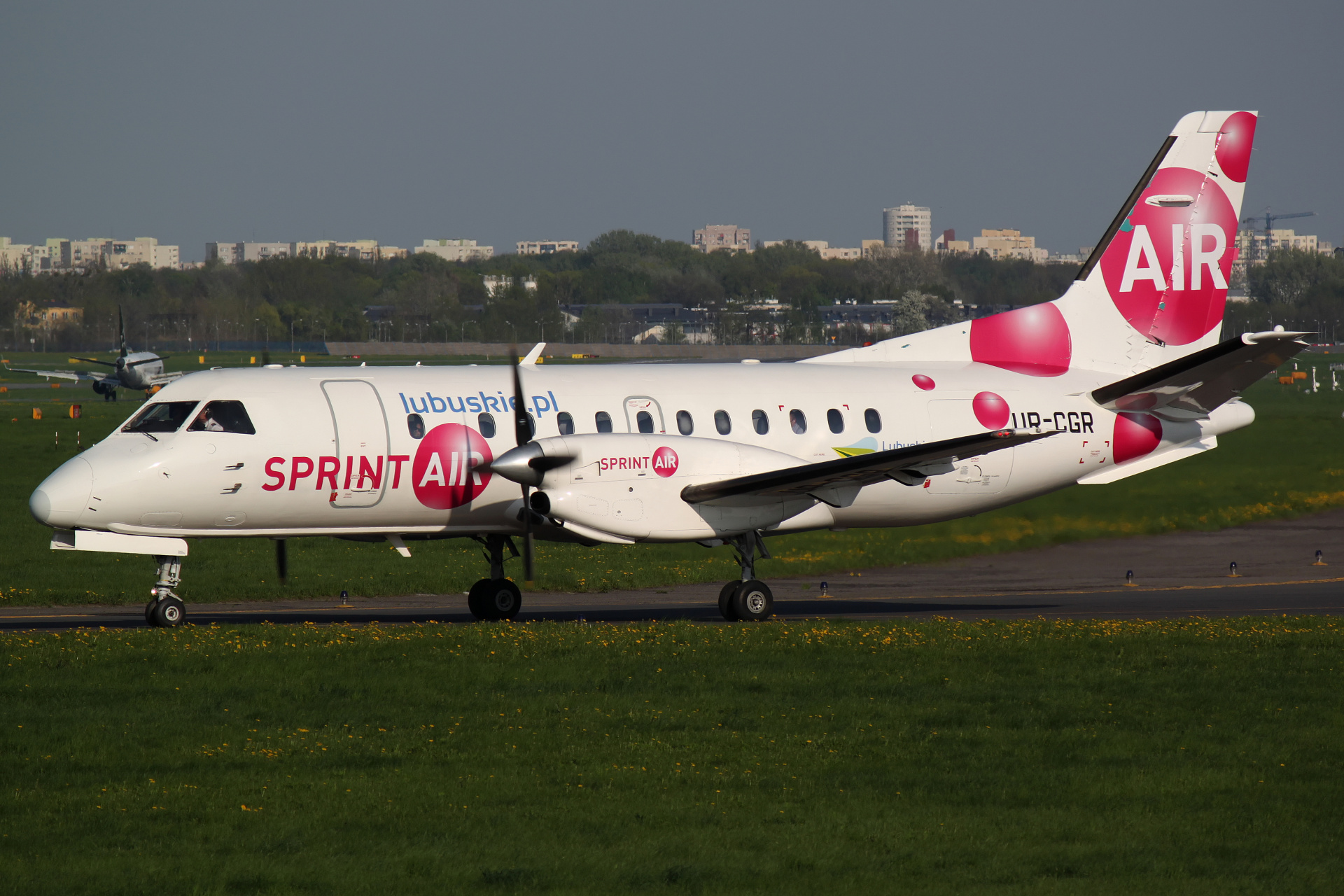 UR-CGR (naklejka Lubuskie) (Samoloty » Spotting na EPWA » Saab 340 » 340A » SprintAir)