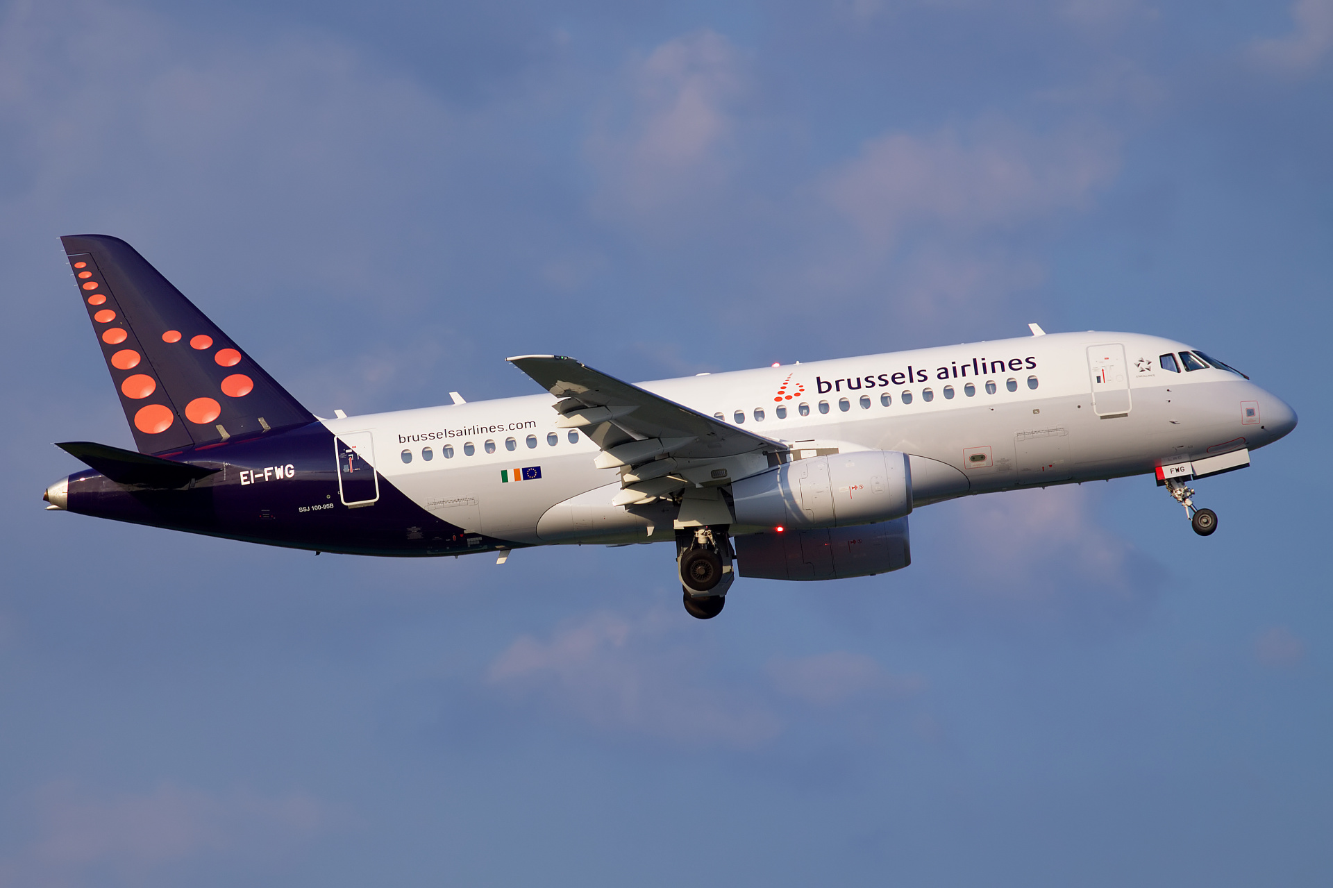 EI-FWG, Brussels Airlines (CityJet) (Samoloty » Spotting na EPWA » Suchoj Superjet 100-95B)