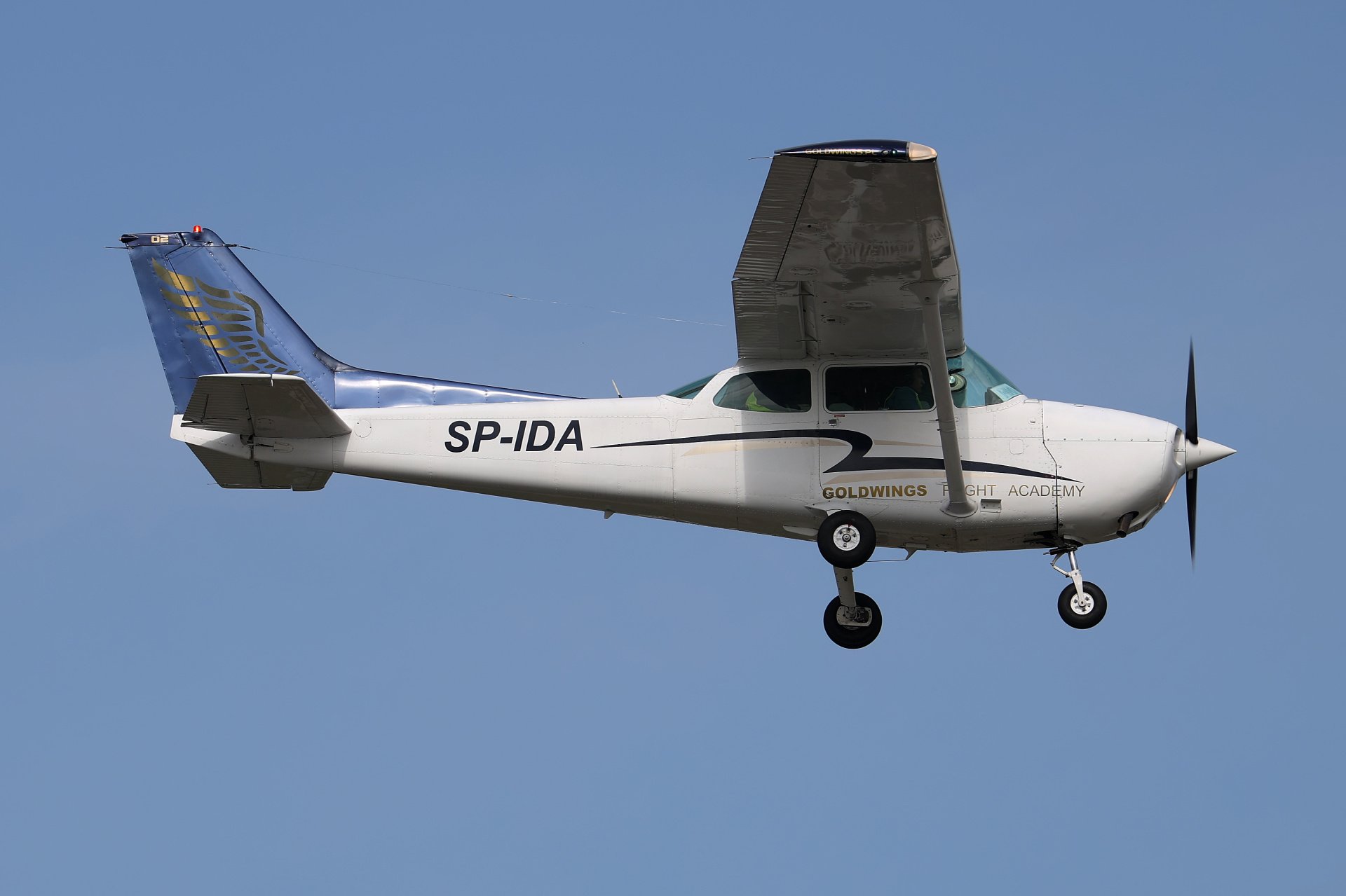 Cessna 172N Skyhawk, SP-IDA, Goldwings Flight Academy (Samoloty » Spotting na EPWA » pozostałe)