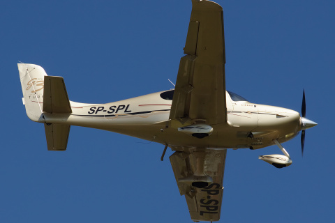 Cirrus SR22-G3, SP-SPL, private