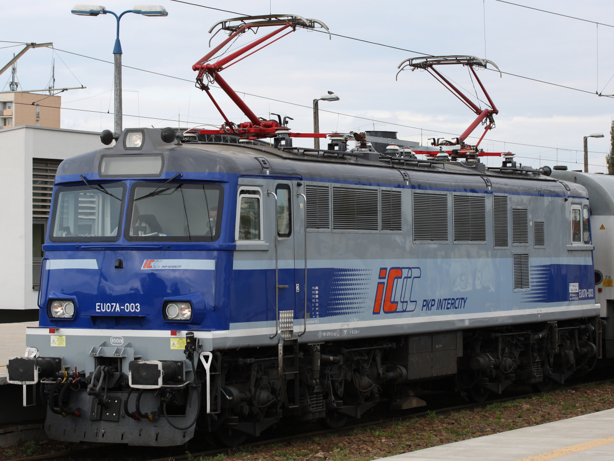 ZNTK Oleśnica 303Ea EU07A-003 (Pojazdy » Pociągi i lokomotywy)