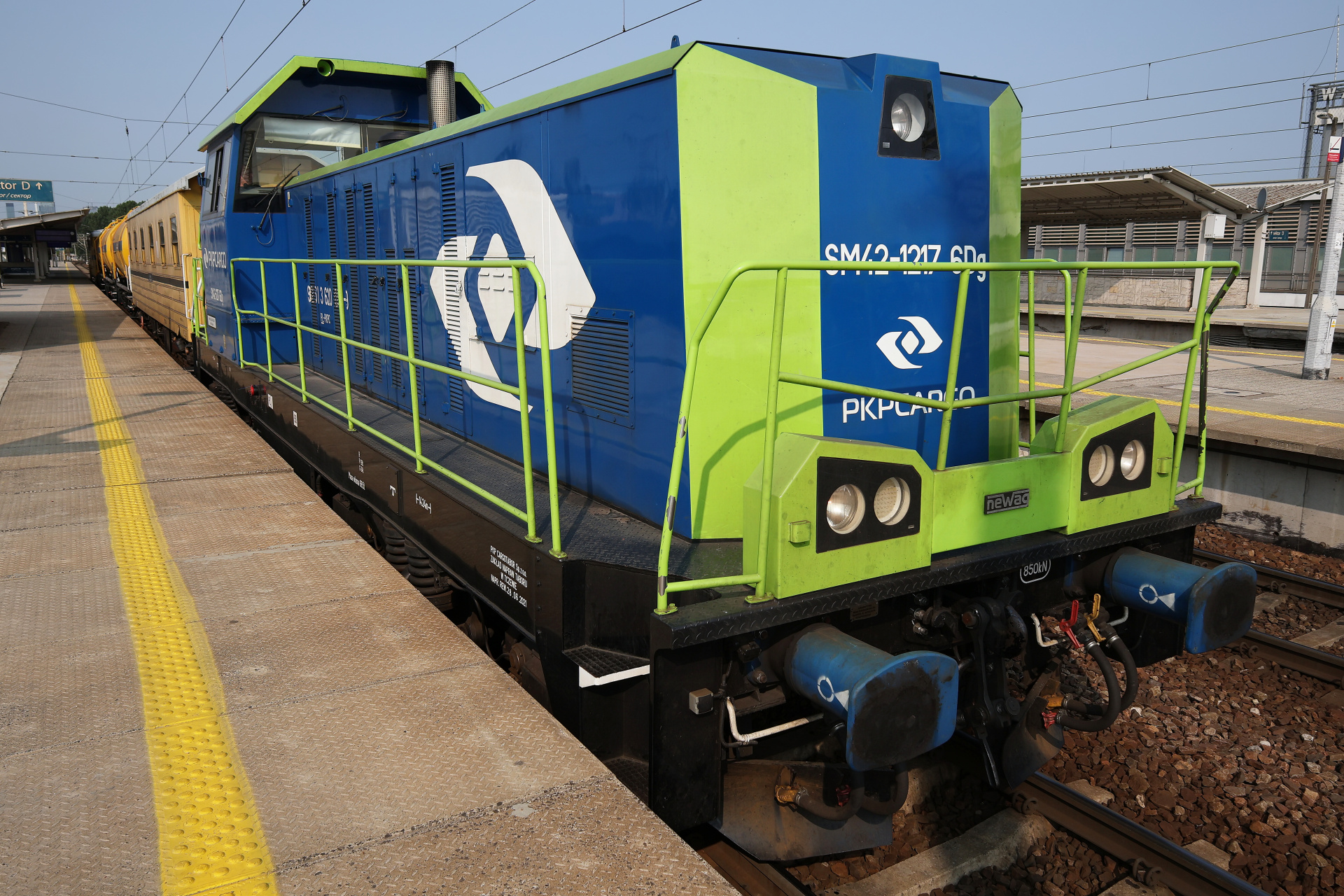 Newag 6Dg, SM42-1217 (Pojazdy » Pociągi i lokomotywy)