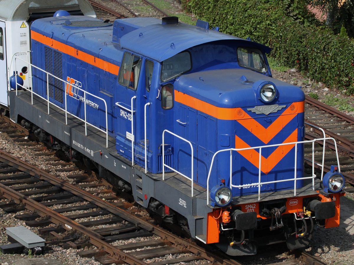 SM42-033 (Vehicles » Trains and Locomotives » Fablok Ls800 6D)