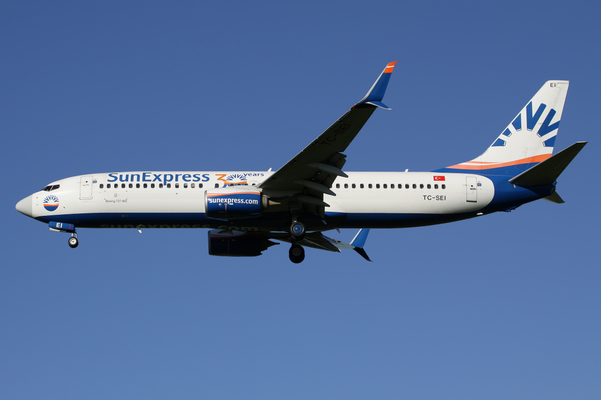TC-SEI (malowanie 30-lecia) (Samoloty » Spotting na EPWA » Boeing 737-800 » SunExpress)